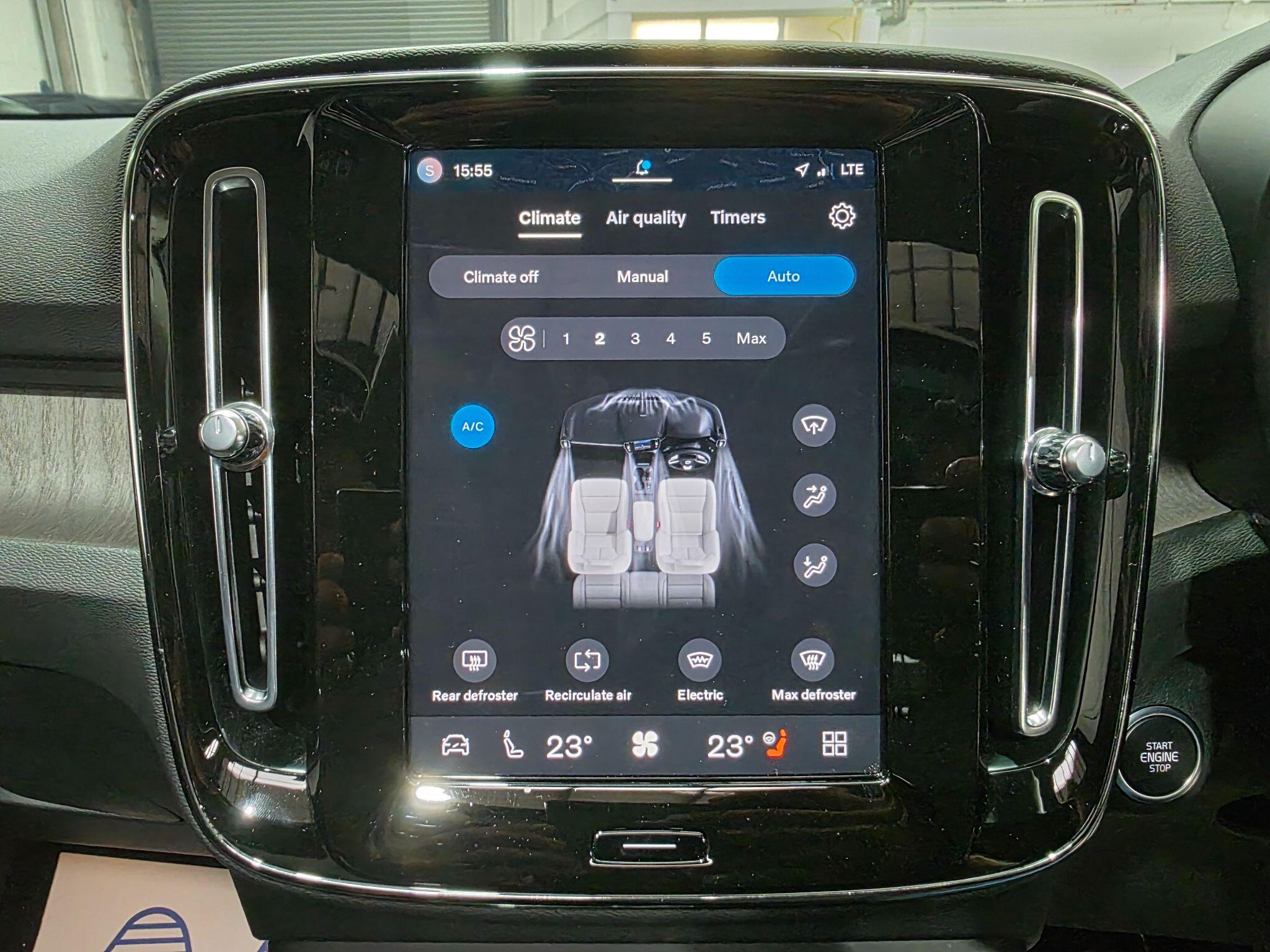 Volvo XC40 view 9