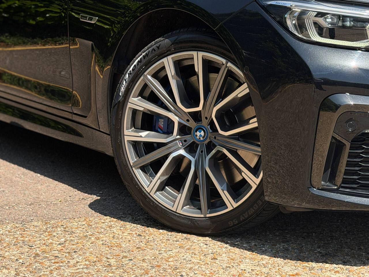 BMW 7 Series view 80