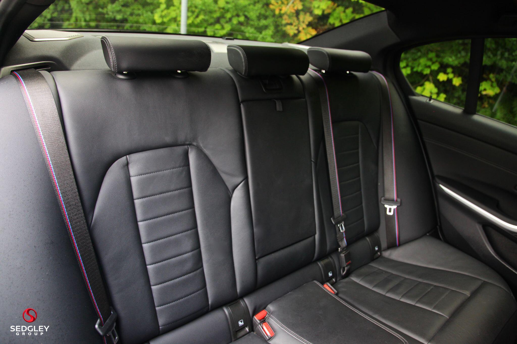 BMW 3 Series view 20