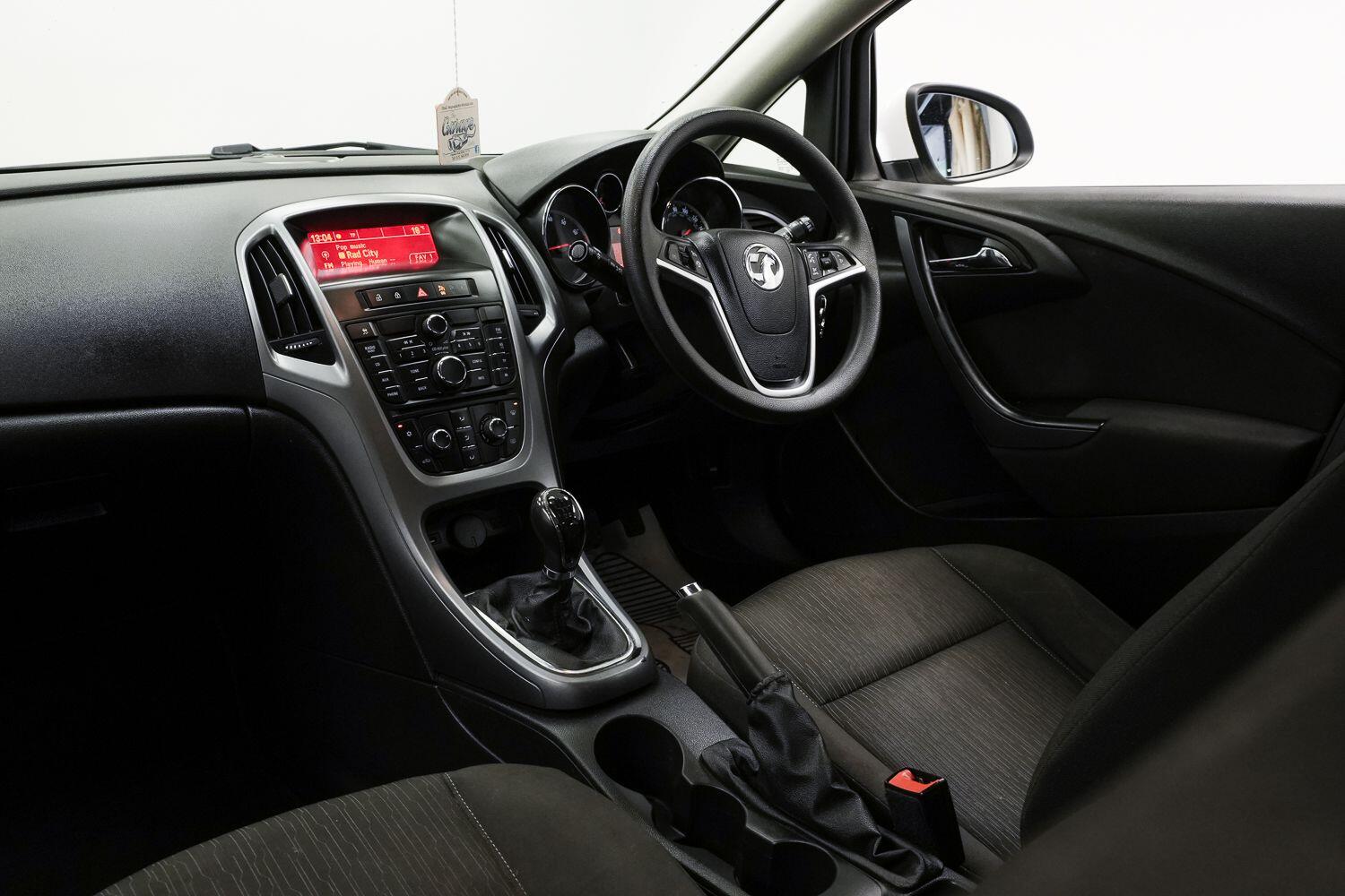 Vauxhall Astra view 7