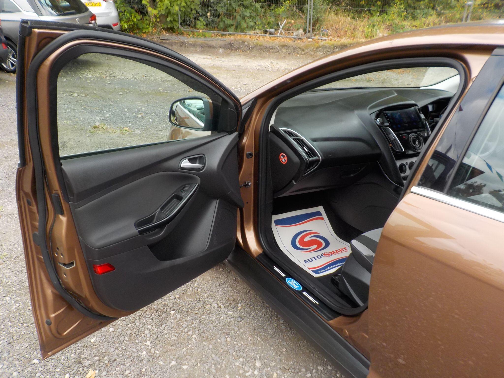 Ford Focus 1.6 TDCi Zetec Euro 5 (s/s) 5dr