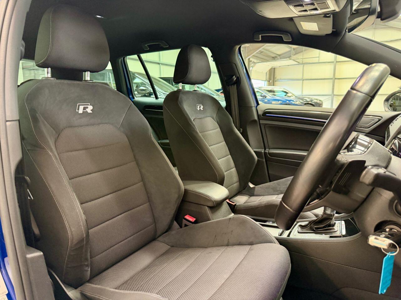 Volkswagen Golf view 4
