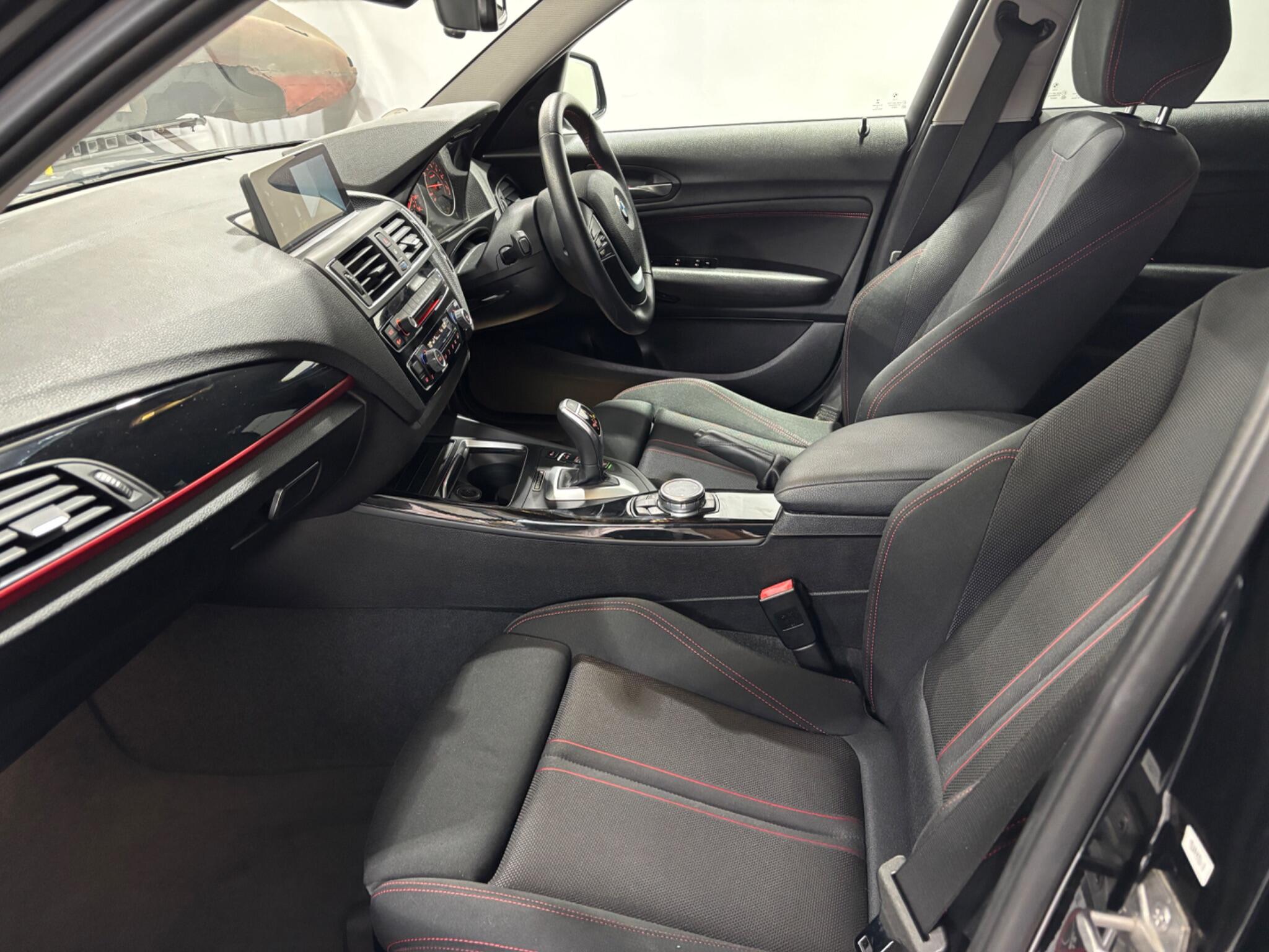 BMW 1 Series view 23