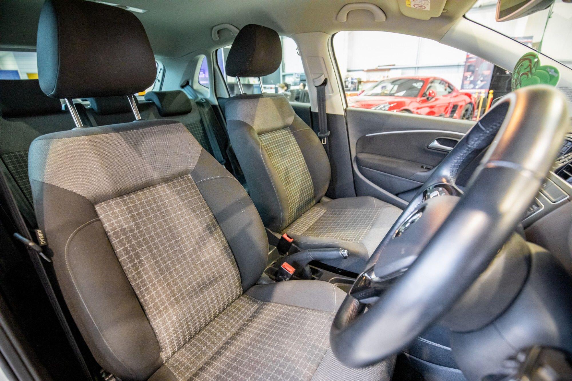Volkswagen Polo view 18