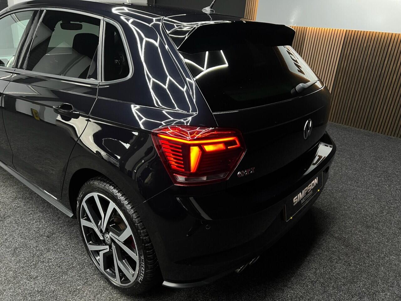 Volkswagen Polo view 8