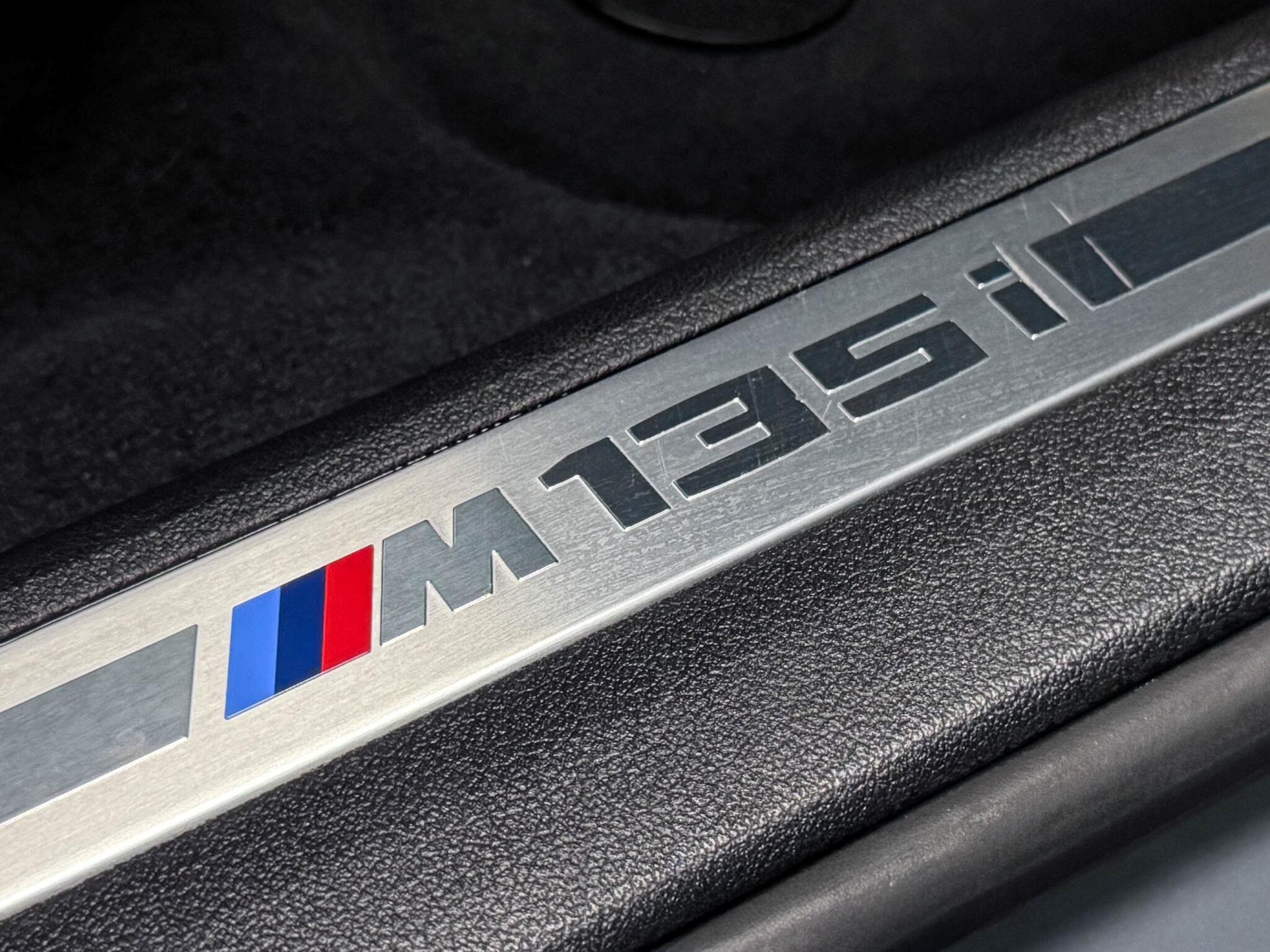 BMW 1 Series view 22