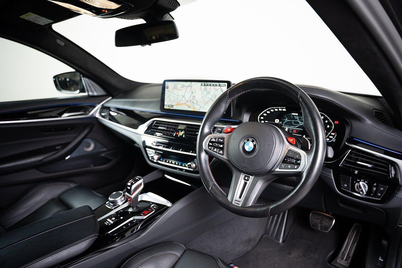 BMW M5 view 15