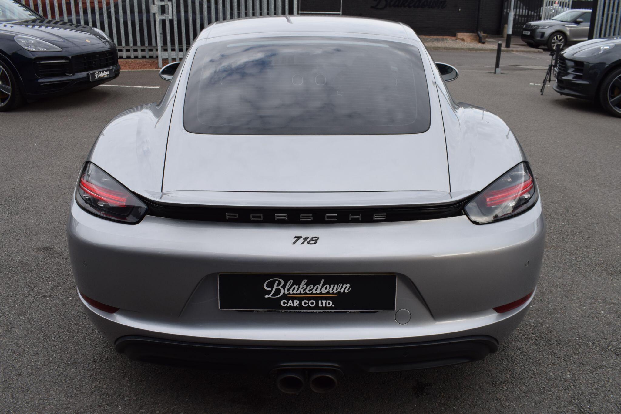 Porsche 718 Cayman view 6