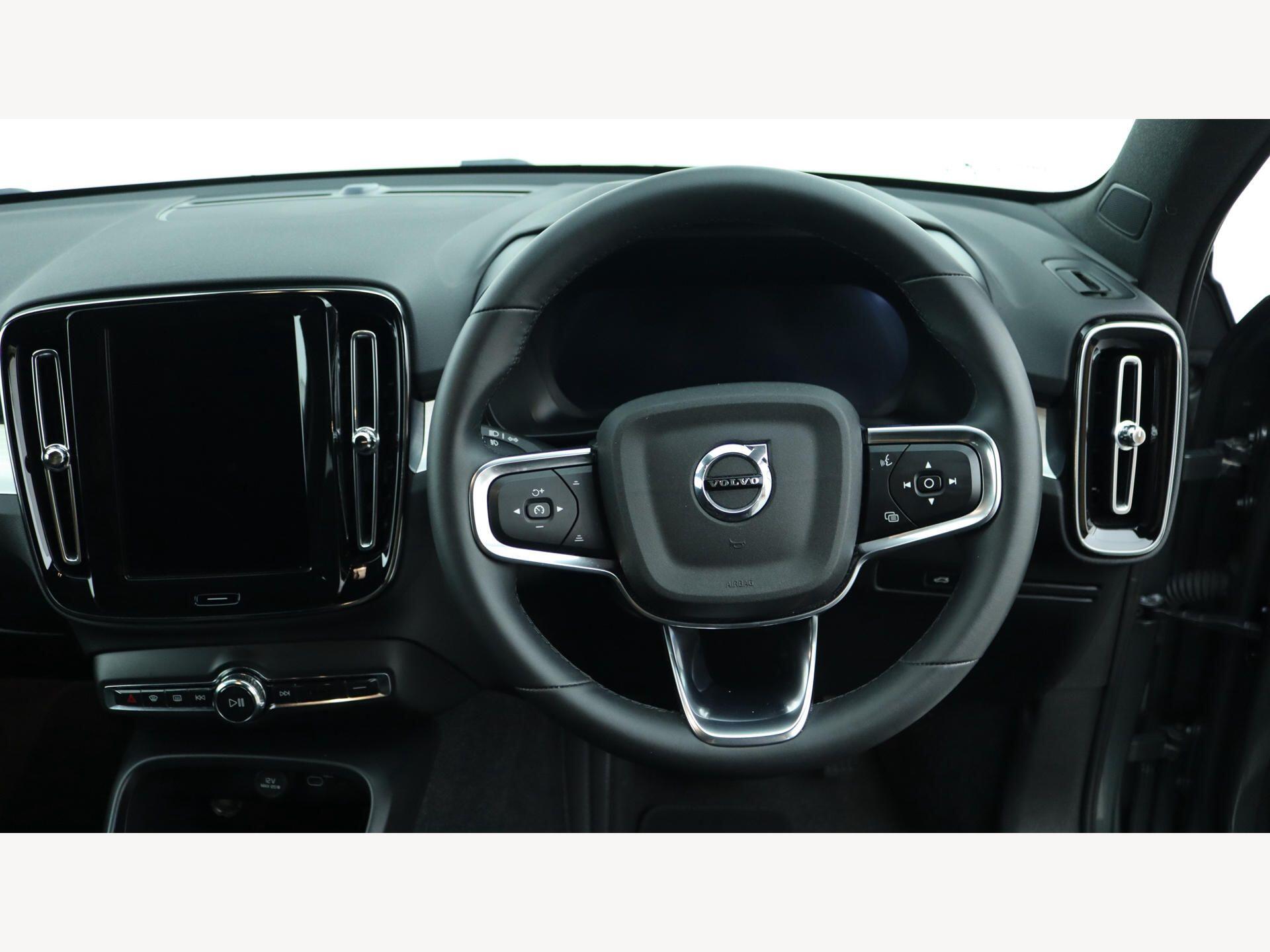 Volvo XC40 view 13