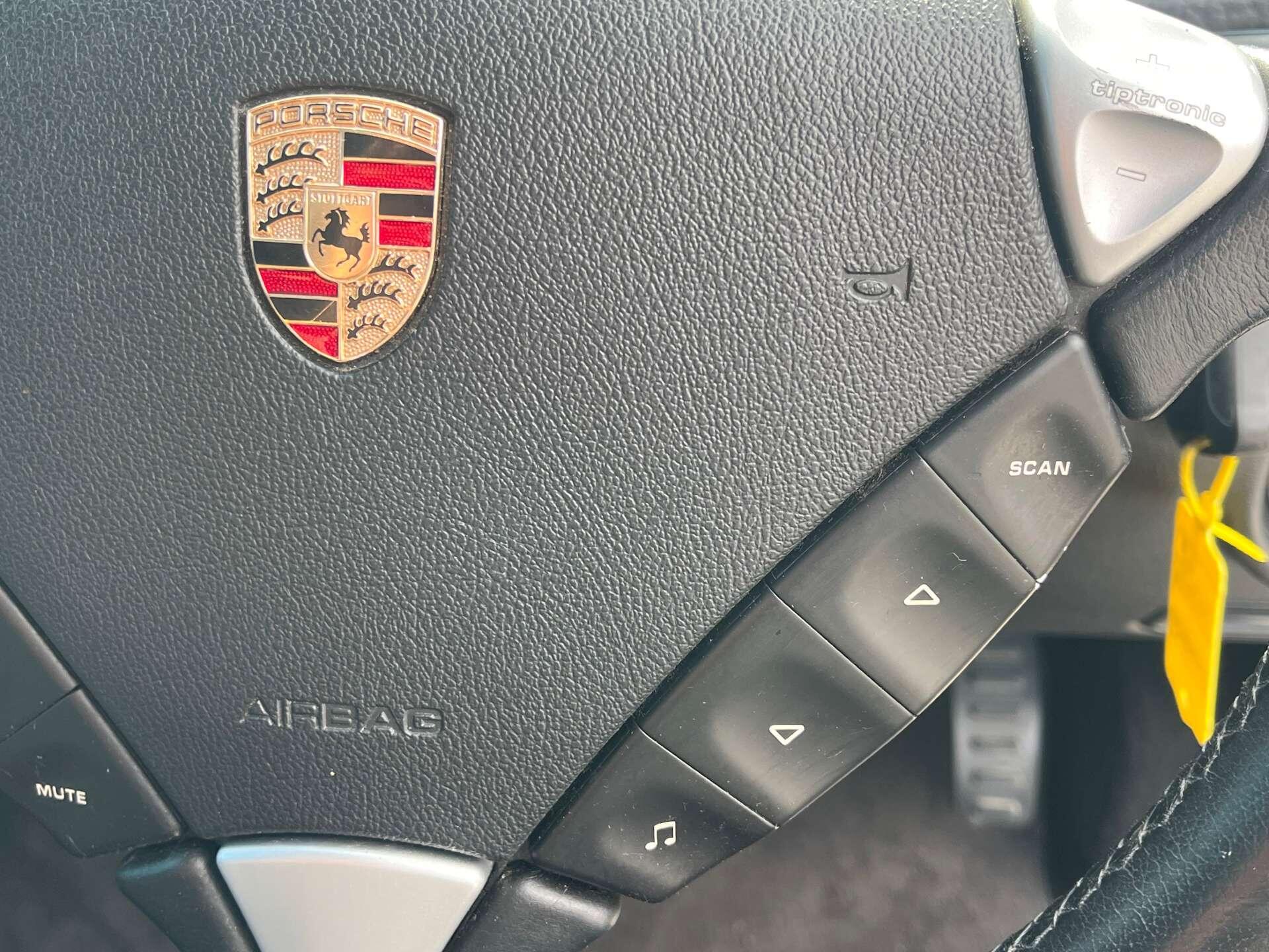 Porsche Cayenne view 26
