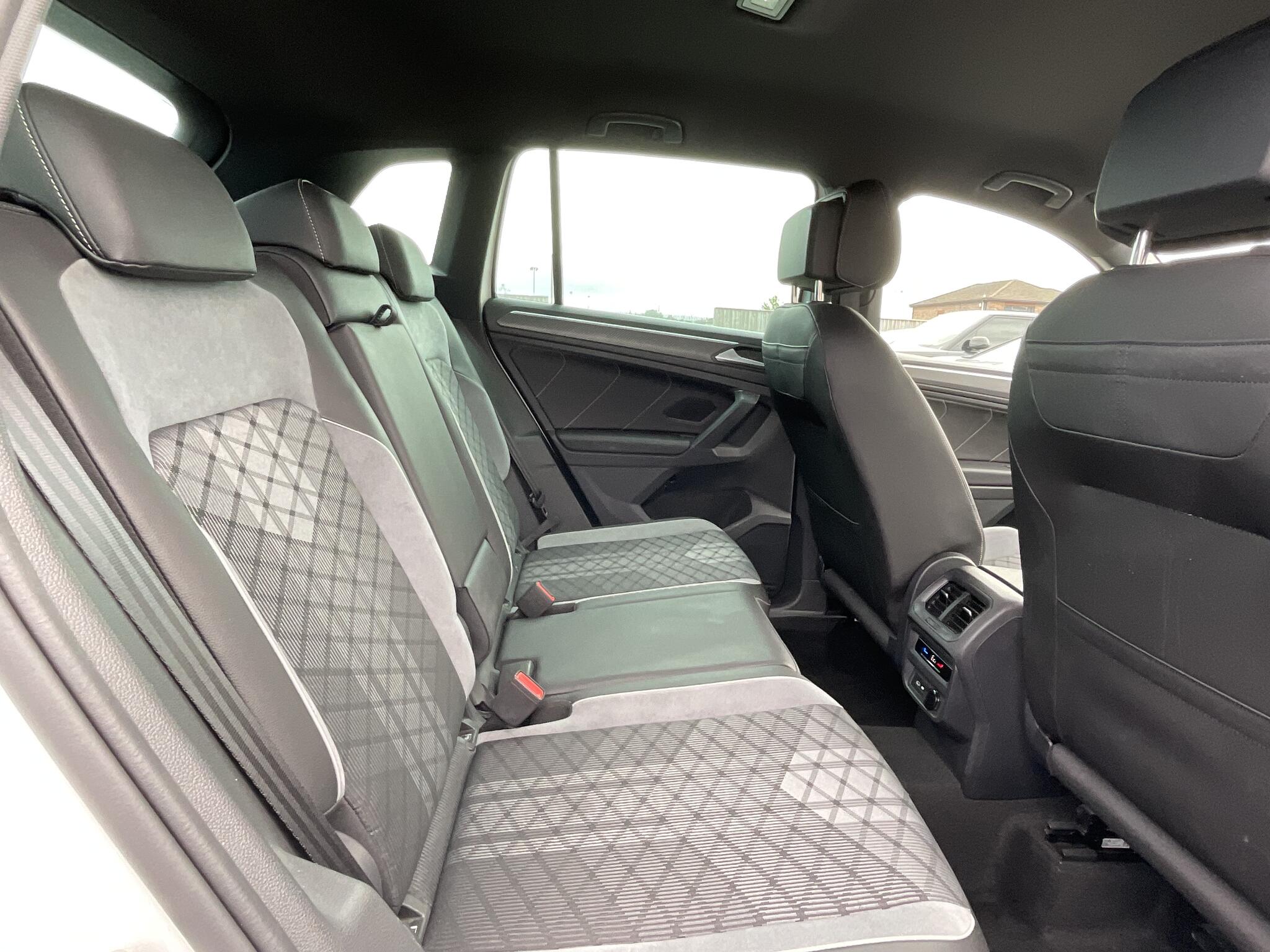 Volkswagen Tiguan view 10