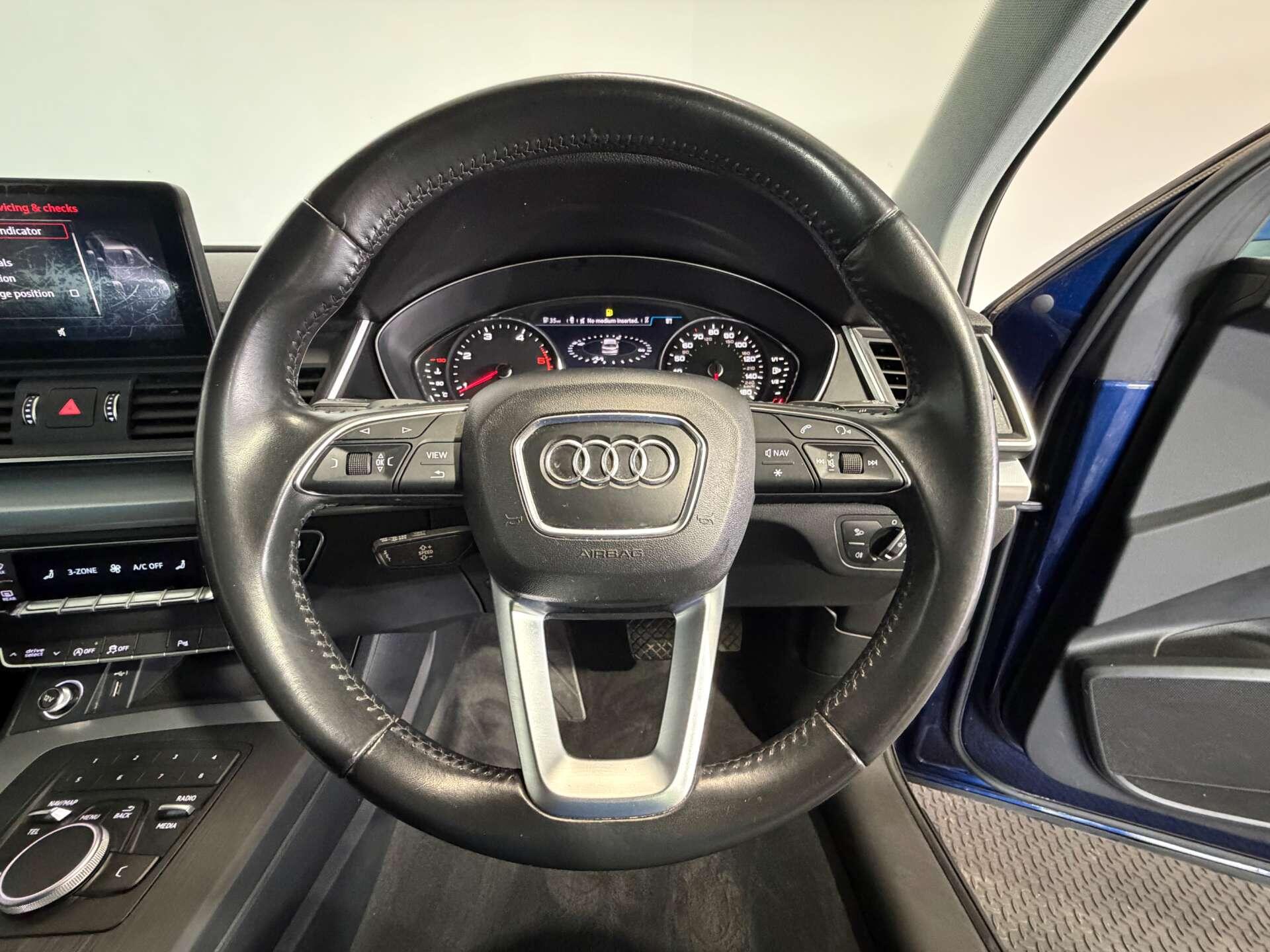 Audi Q5 view 17