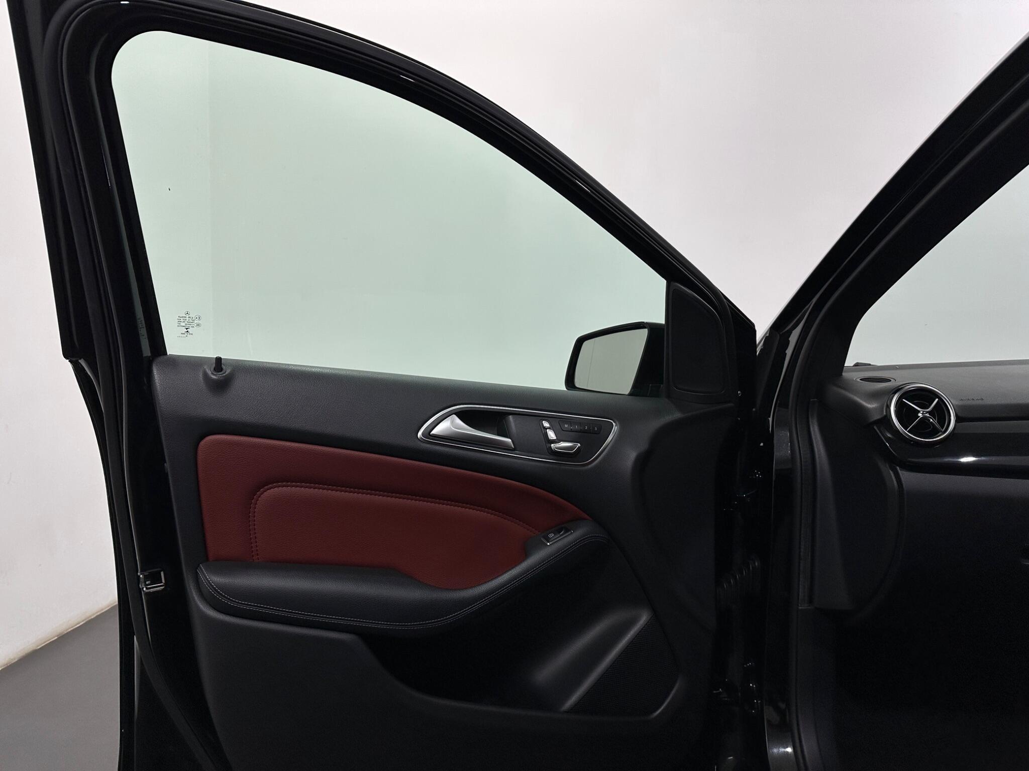 Mercedes-Benz B Class view 38