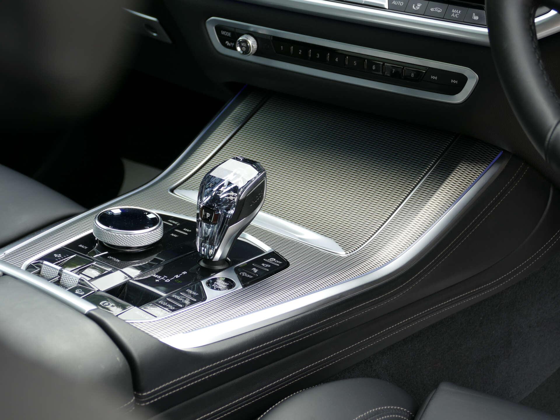 BMW X5 view 25
