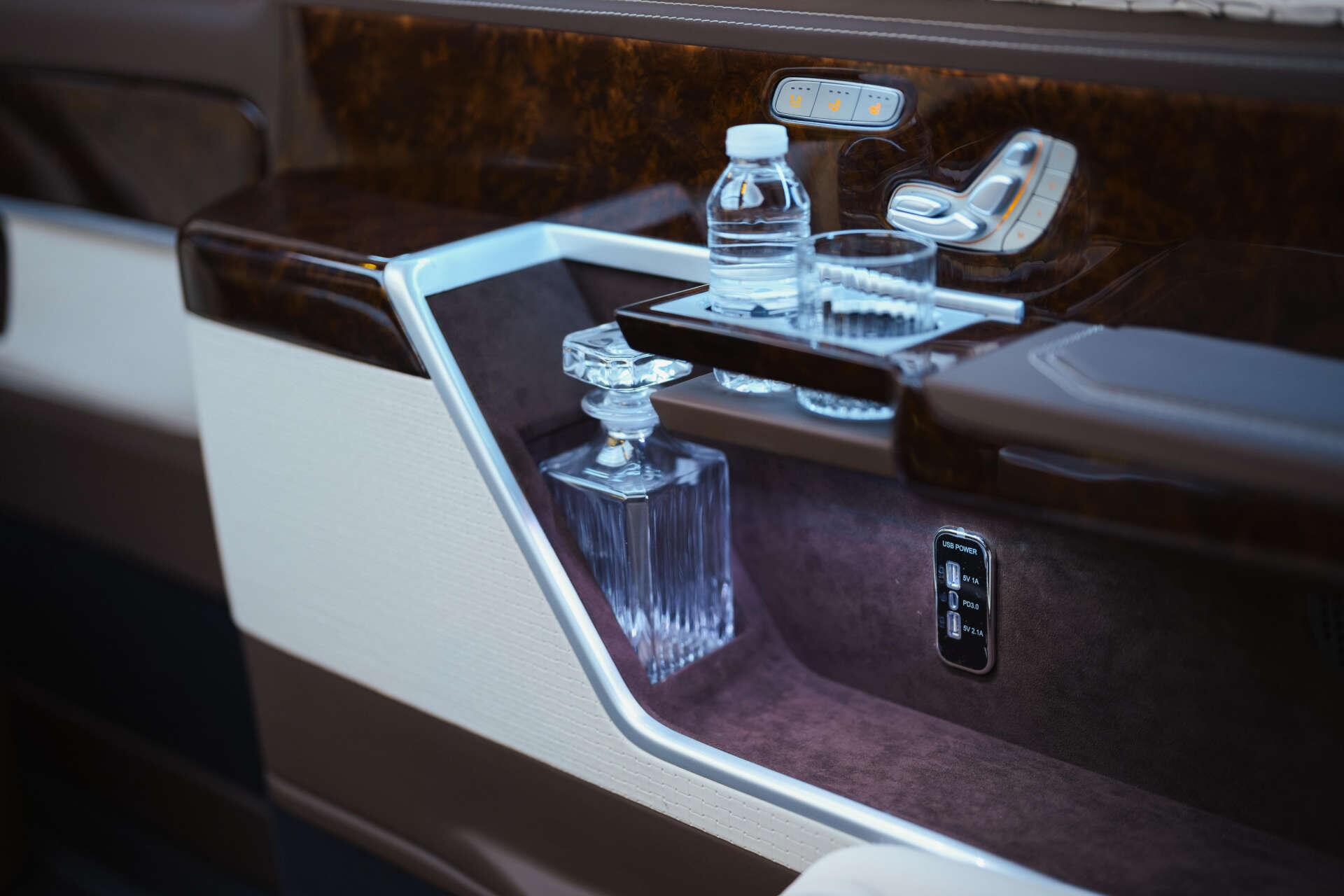 Mercedes-Benz V Class view 35
