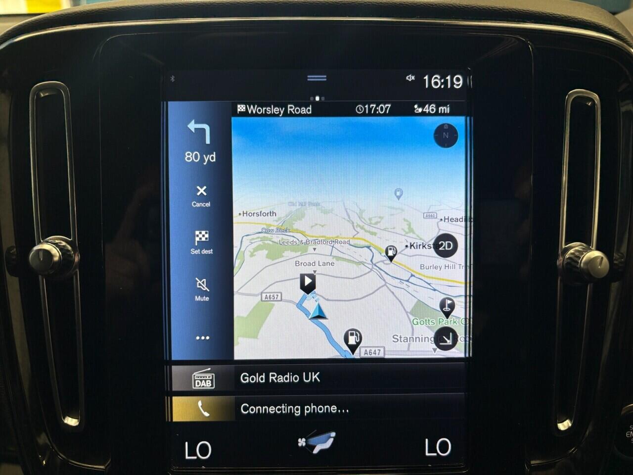 Volvo XC40 view 27
