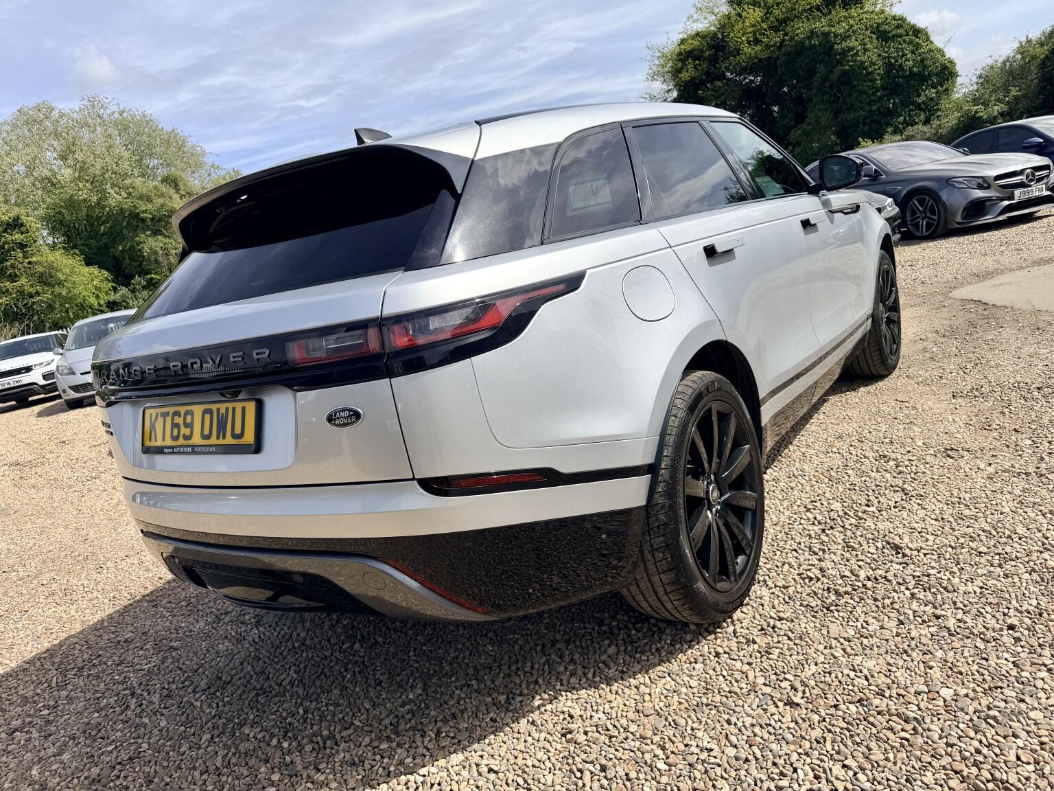Land Rover Range Rover Velar view 3