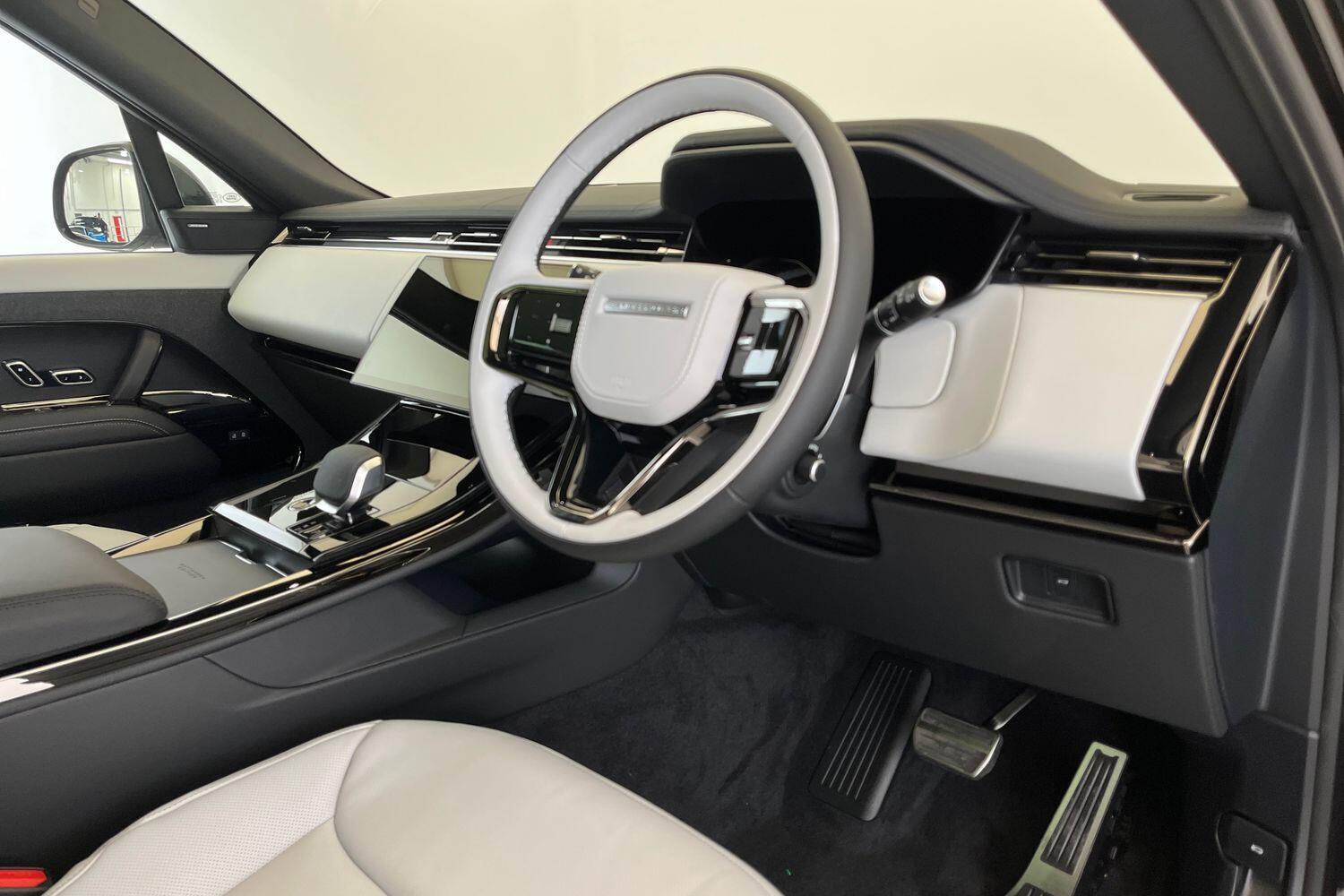 Land Rover Range Rover Sport view 17