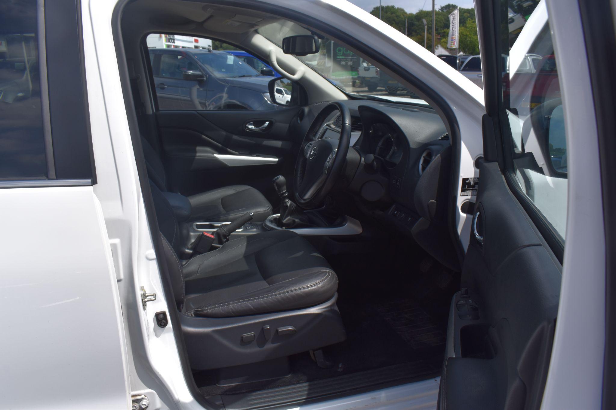 Navara - 2.3 dCi Tekna 4WD Euro 6 (s/s) 4dr - Image 14