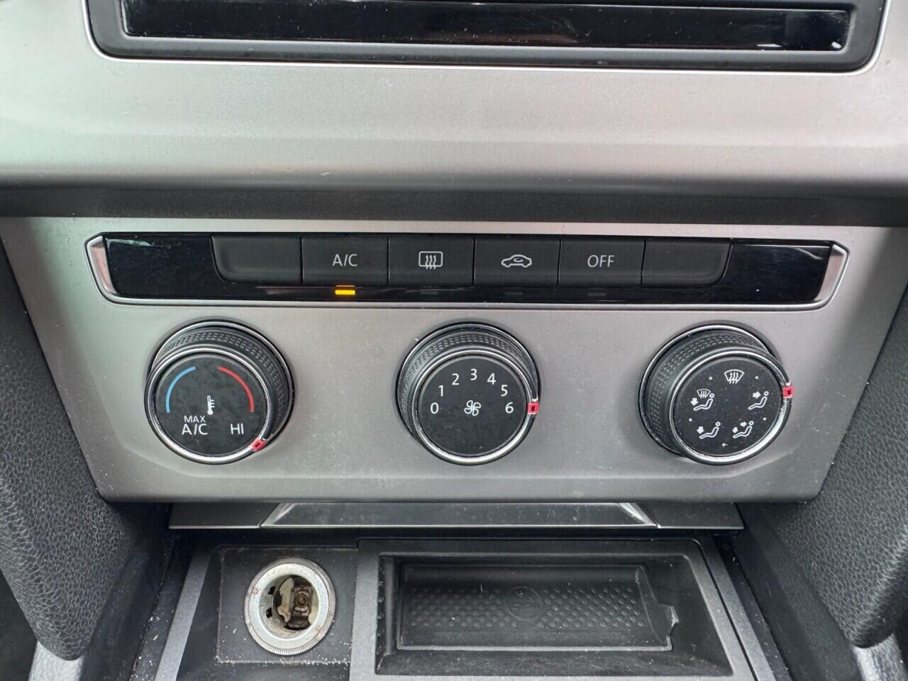 Volkswagen Passat view 58