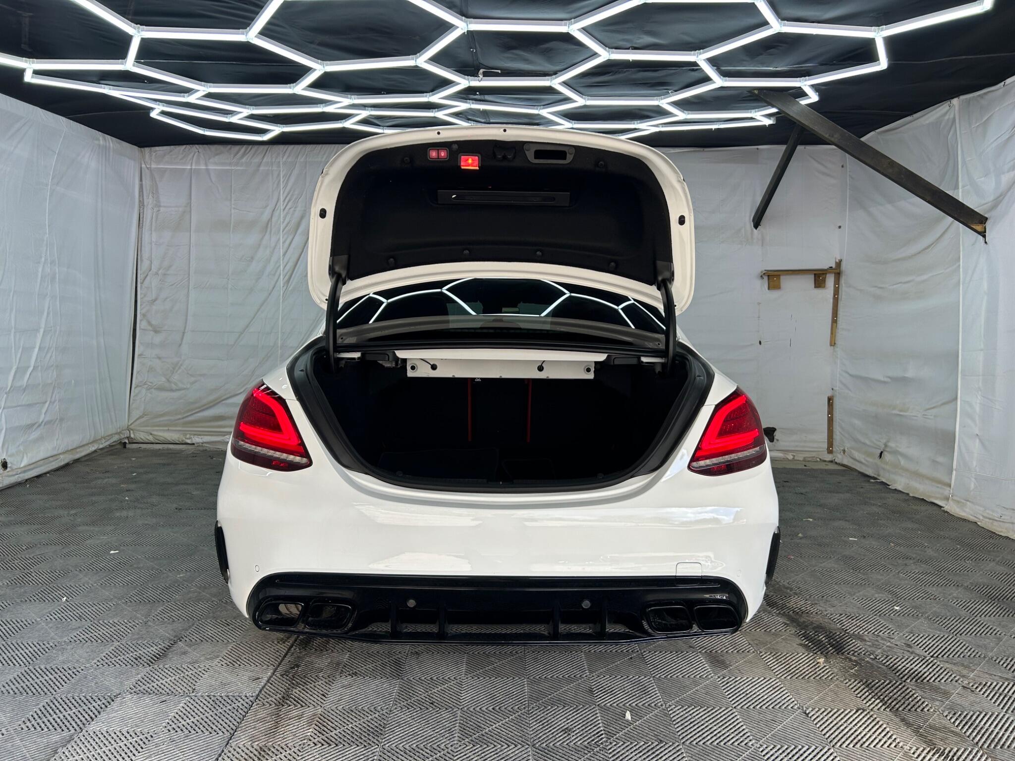 Mercedes-Benz C-Class view 43