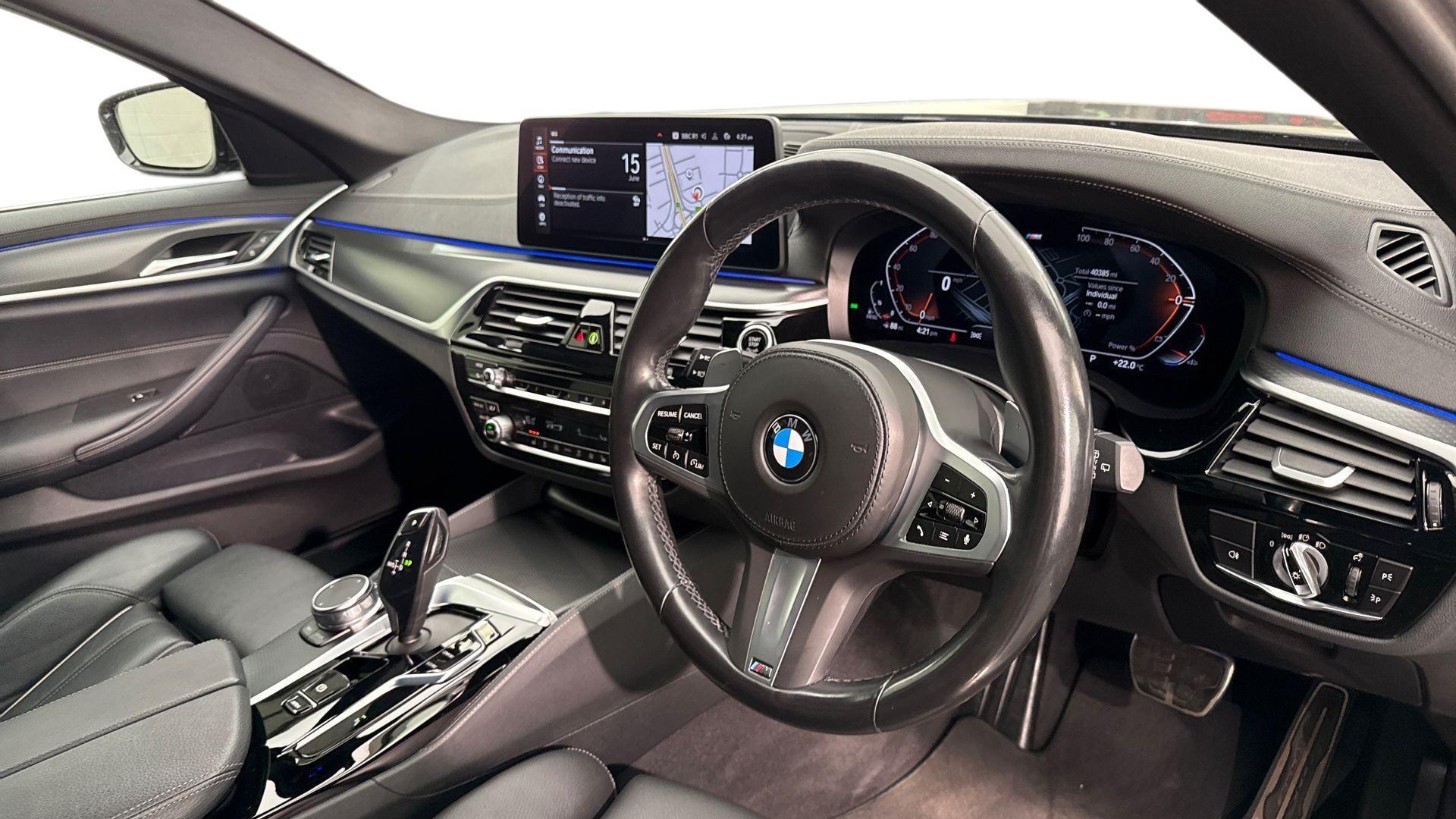 BMW 5 Series view 6