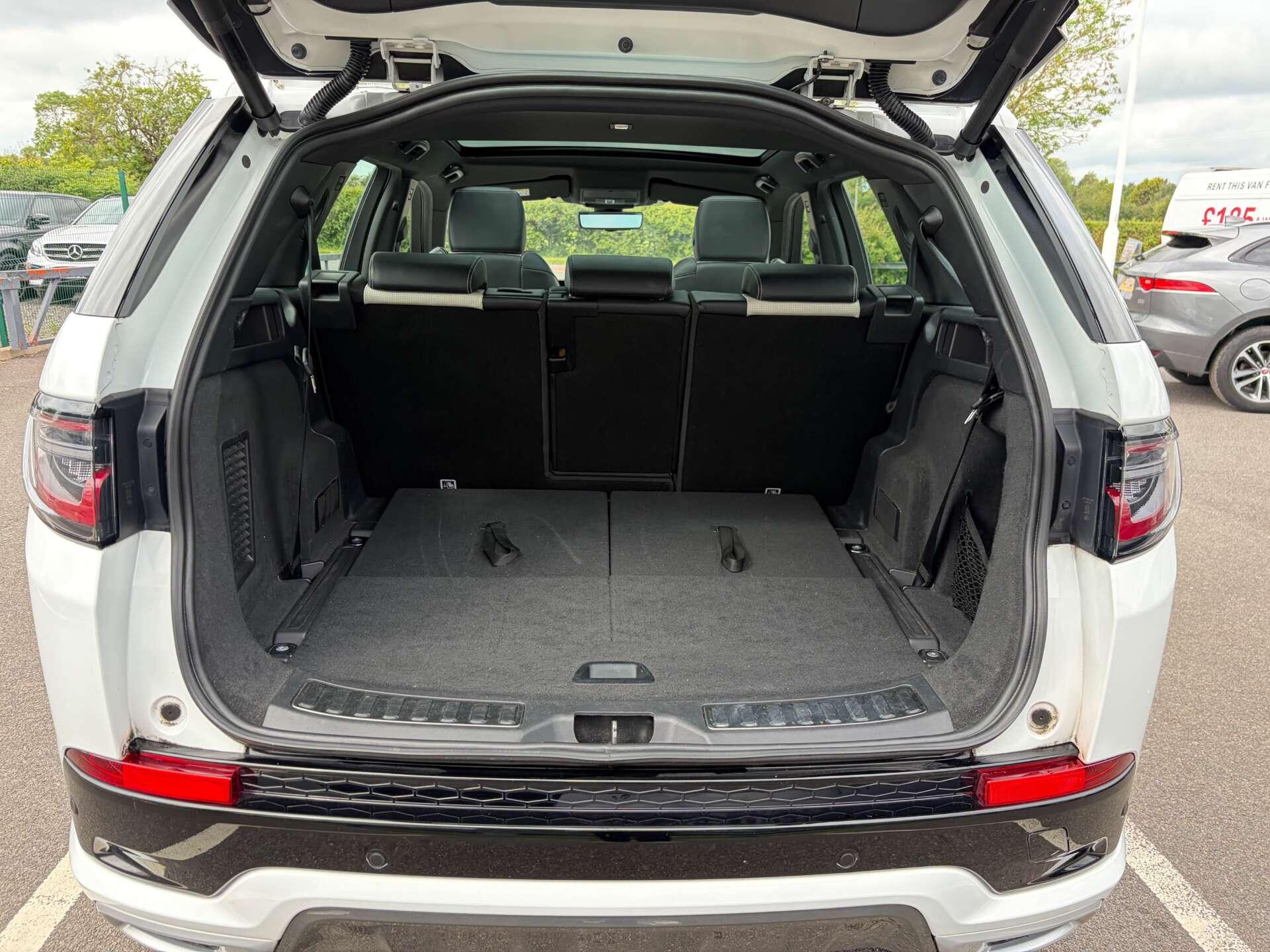 Land Rover Discovery Sport view 26