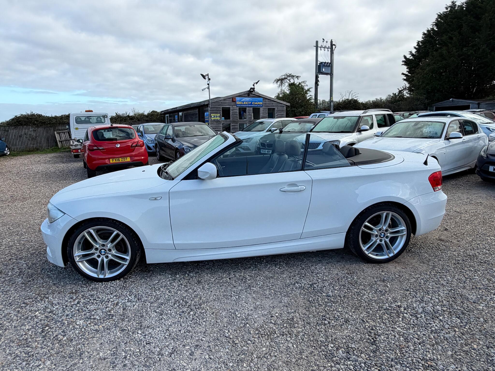 BMW 1 Series view 6