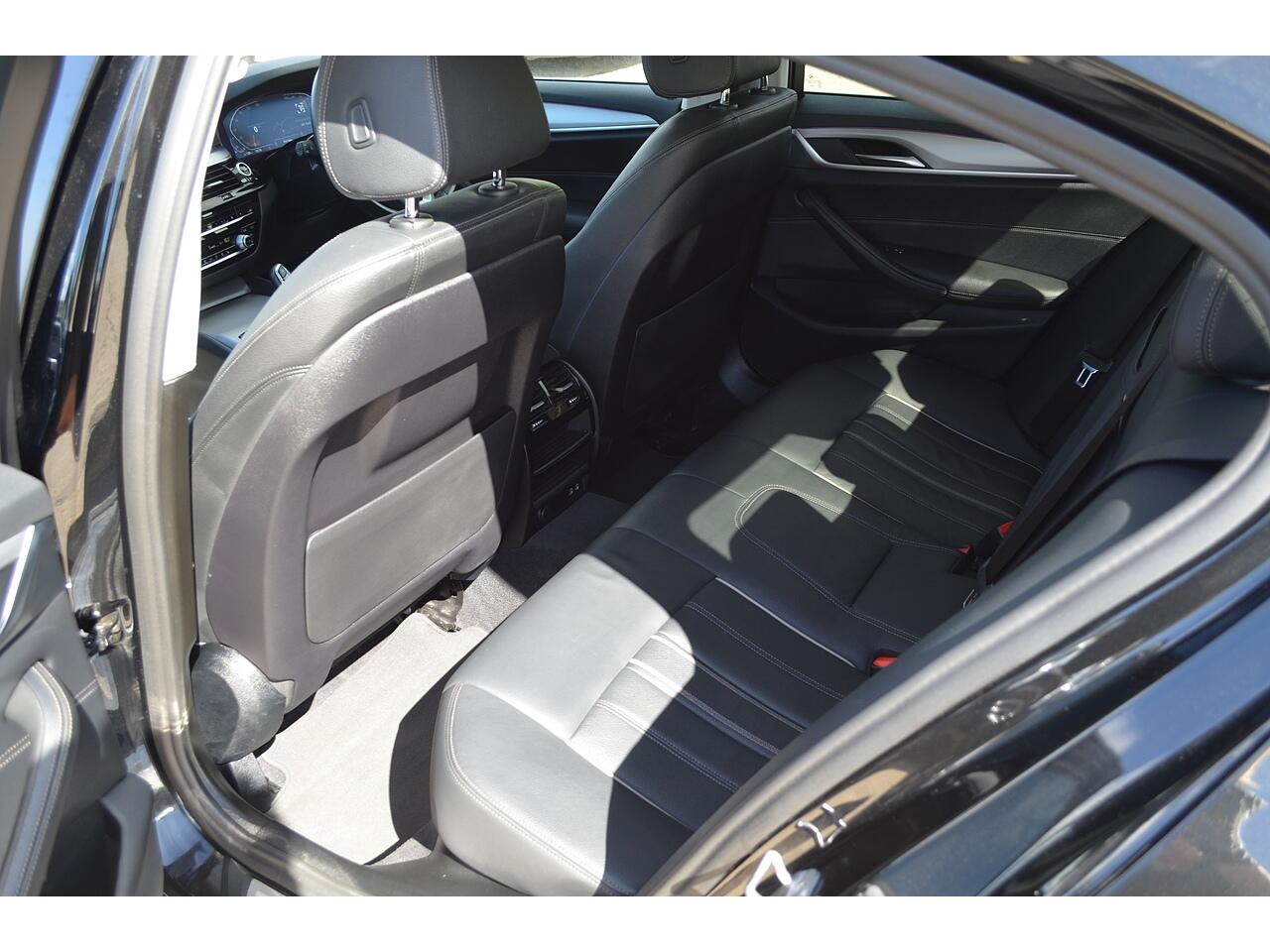 BMW 5 Series view 37
