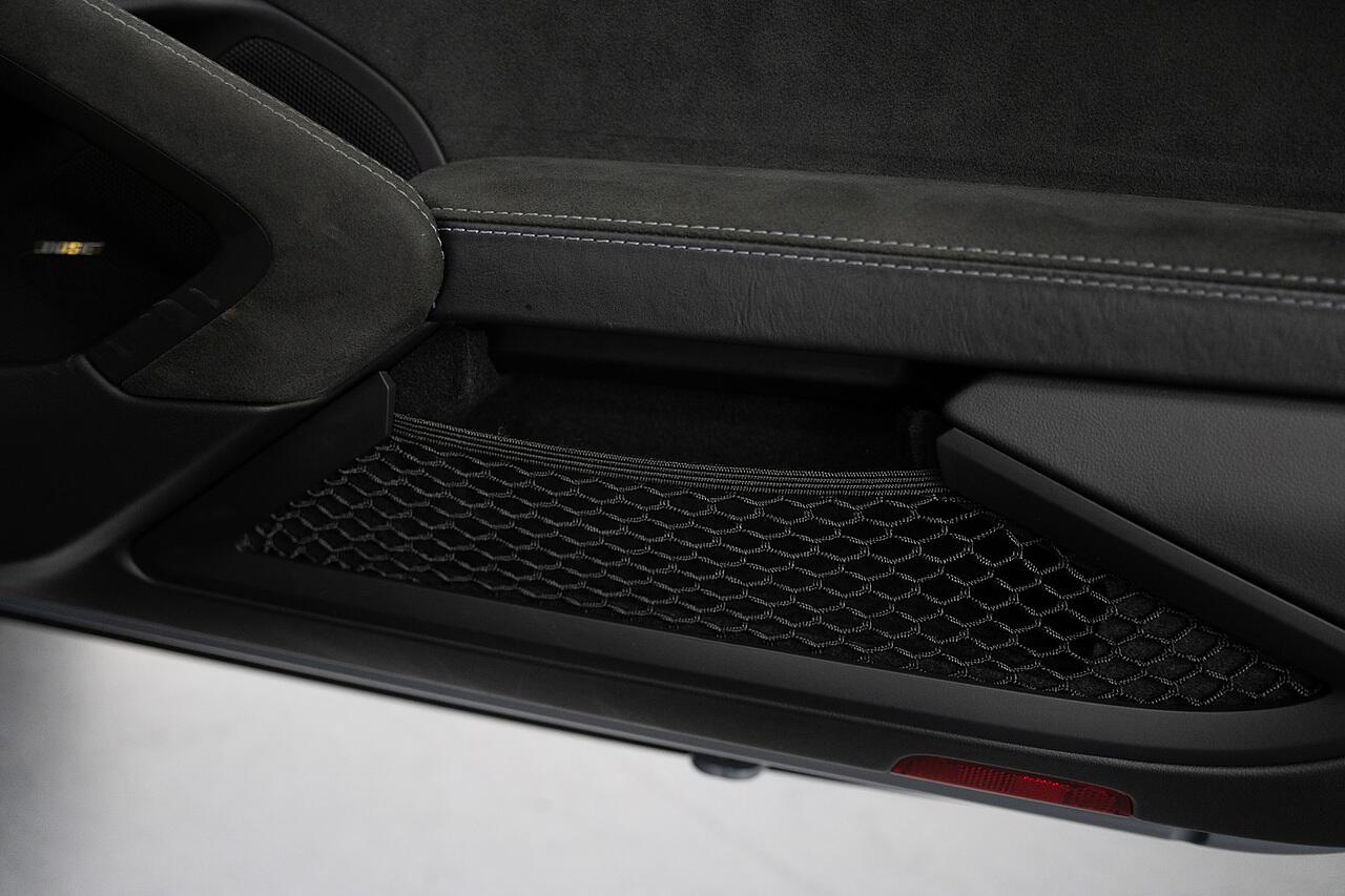 Porsche Cayman view 13