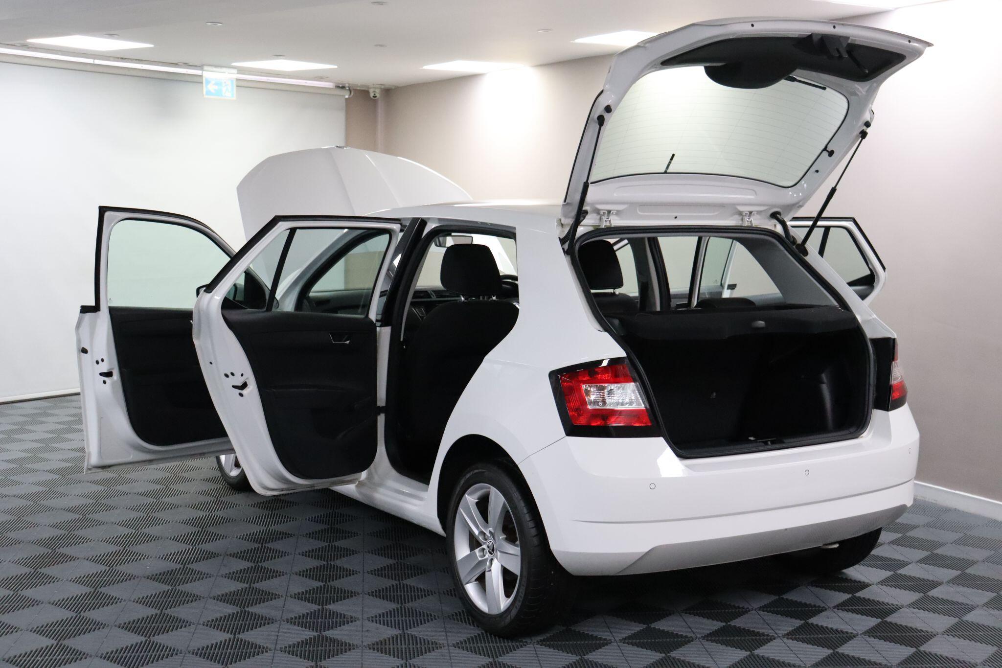 Skoda Fabia view 21