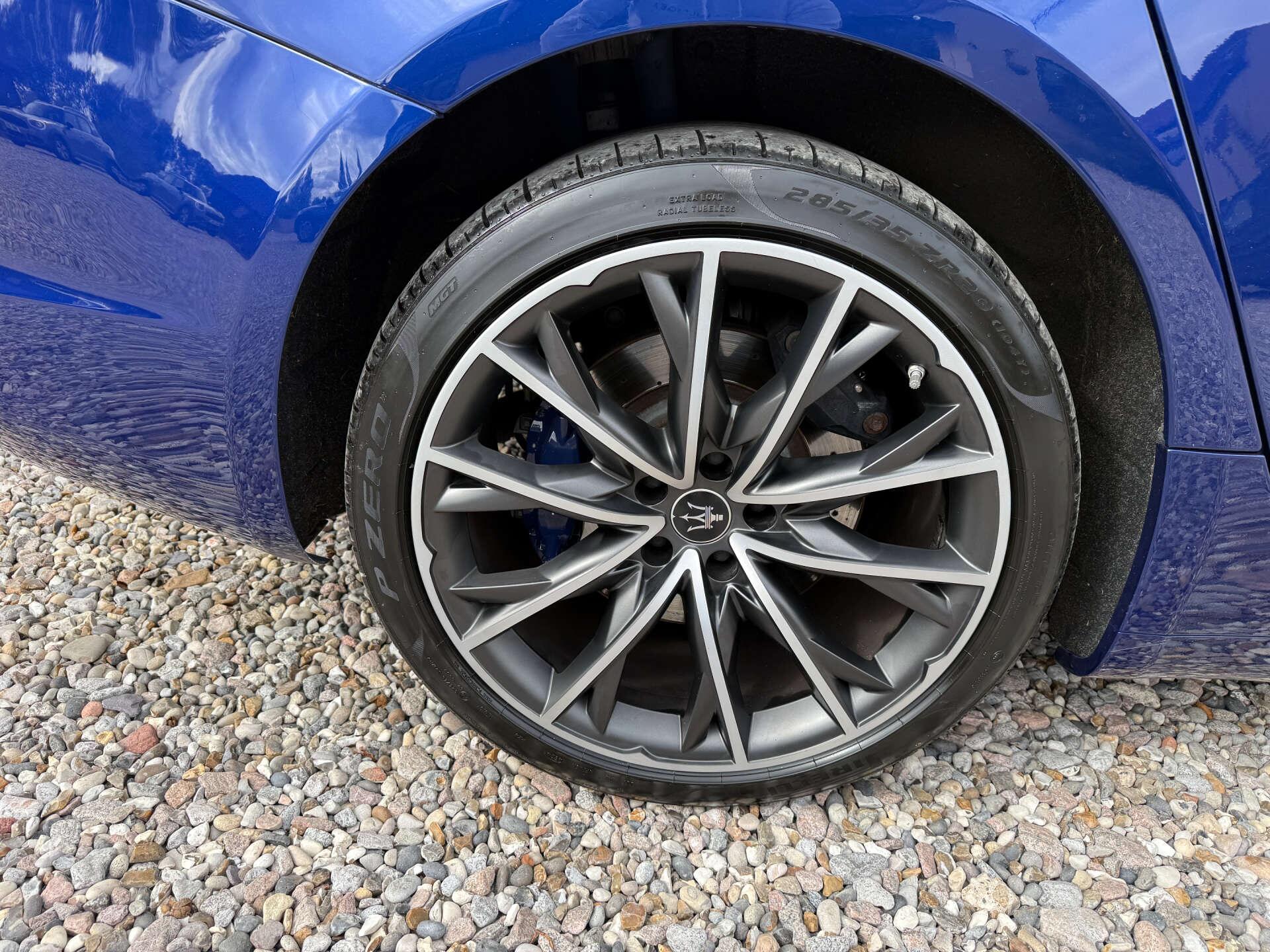 Maserati Ghibli view 11