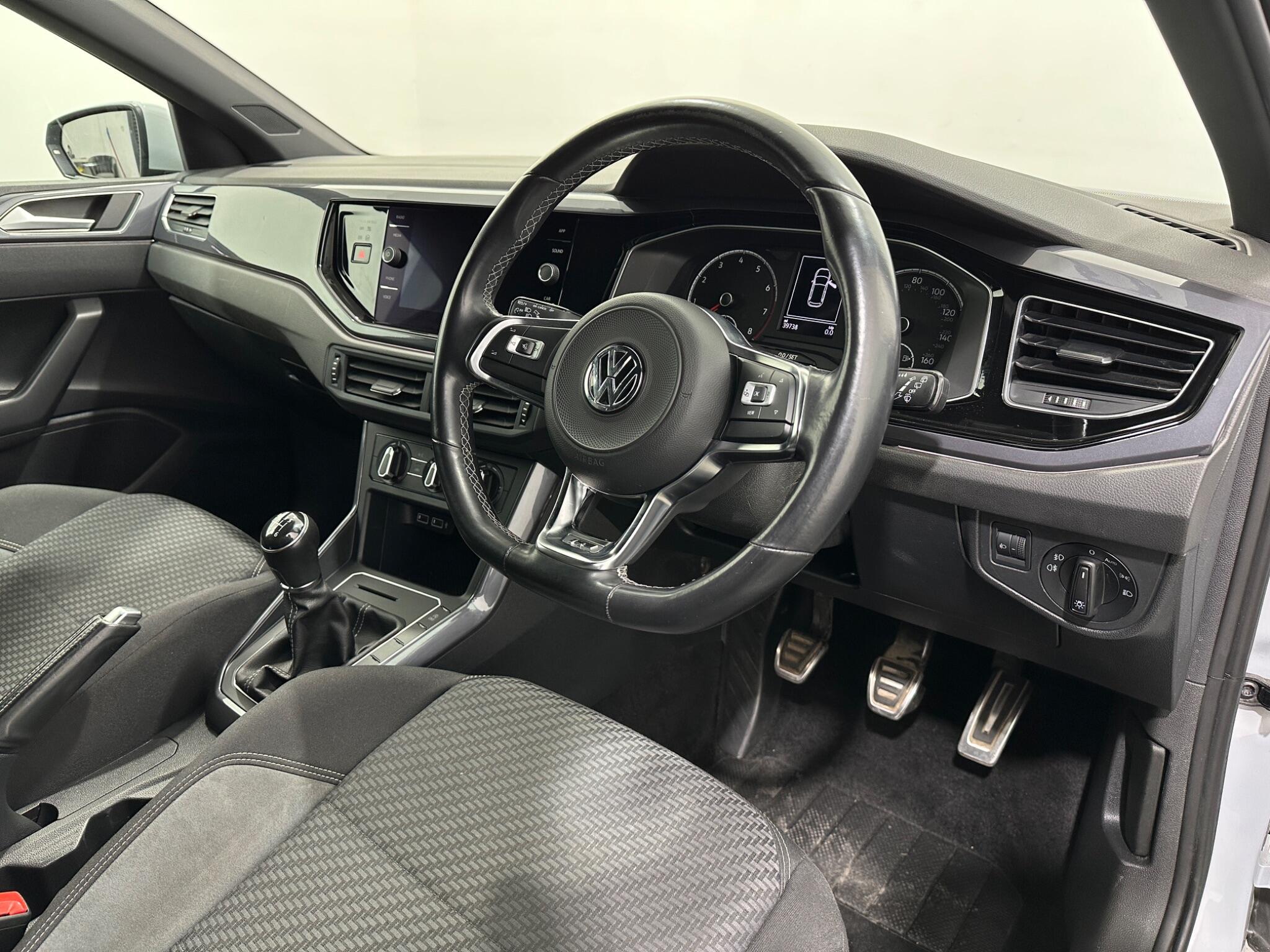Volkswagen Polo view 11