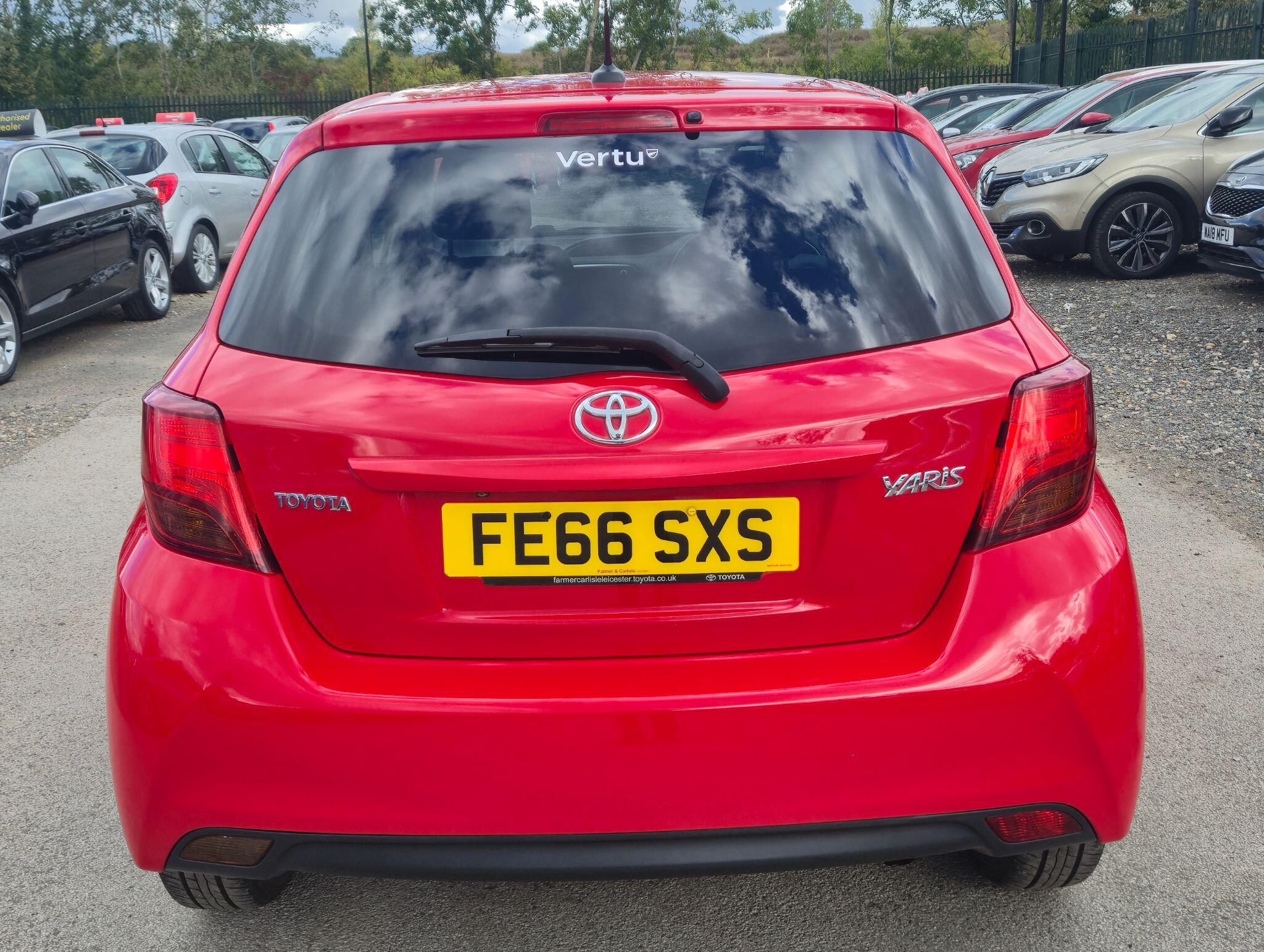 Toyota Yaris view 24