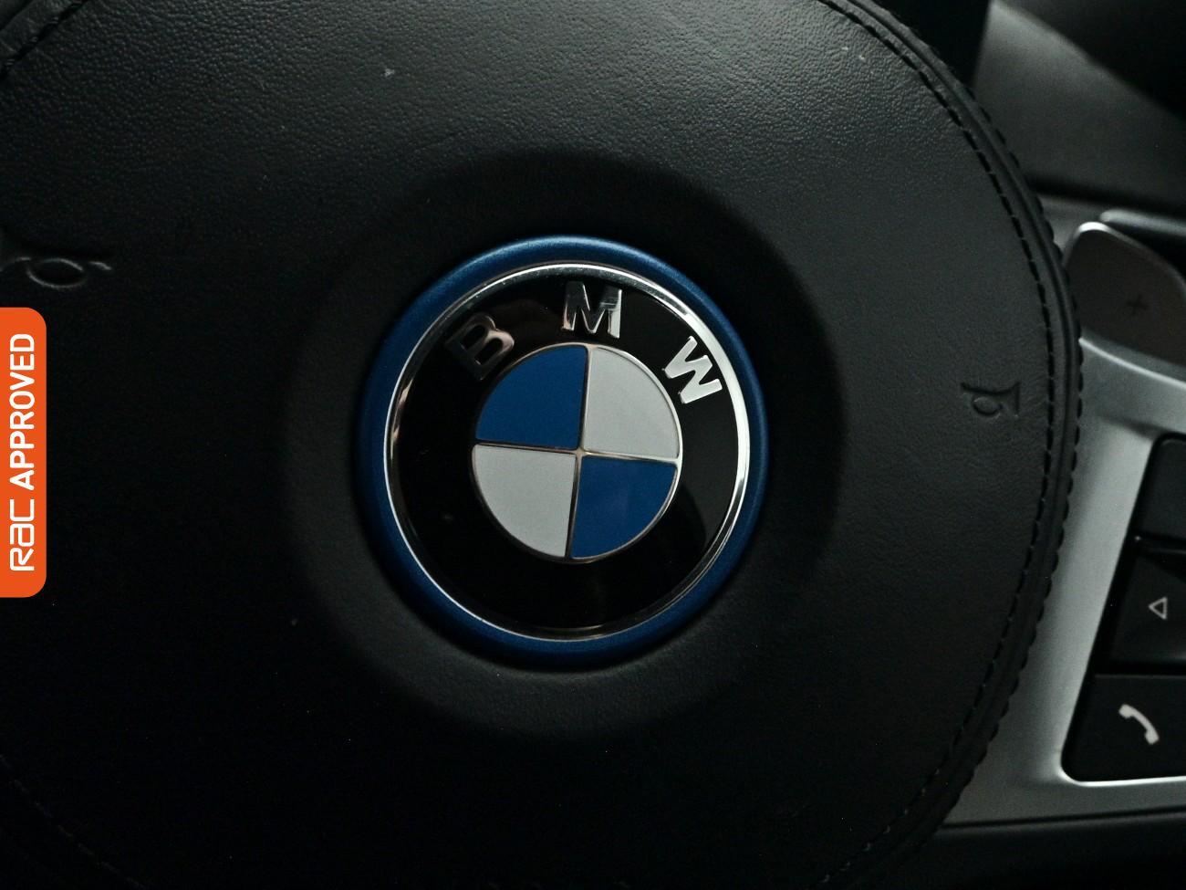 BMW 3 Series view 23