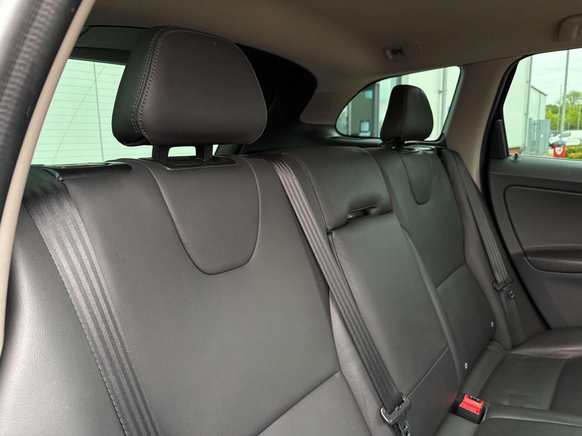 Volvo XC60 view 13