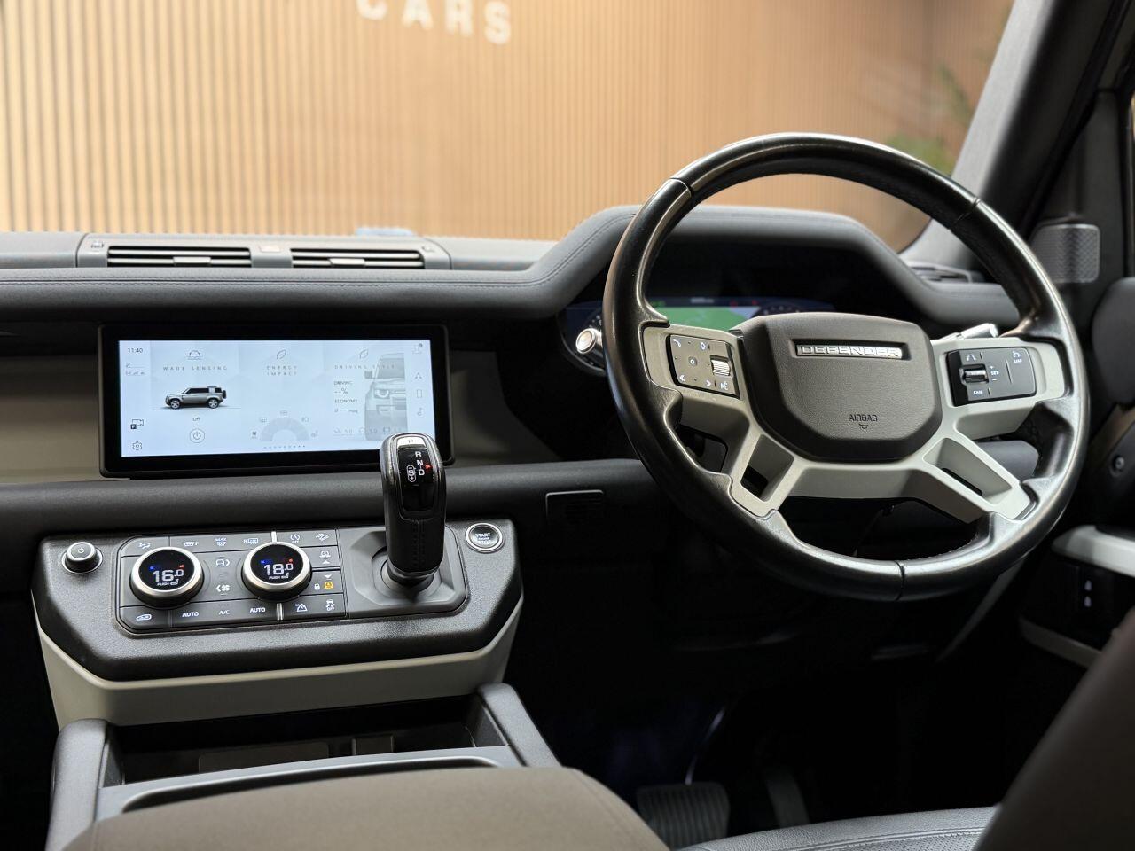 Land Rover Defender 110 view 30