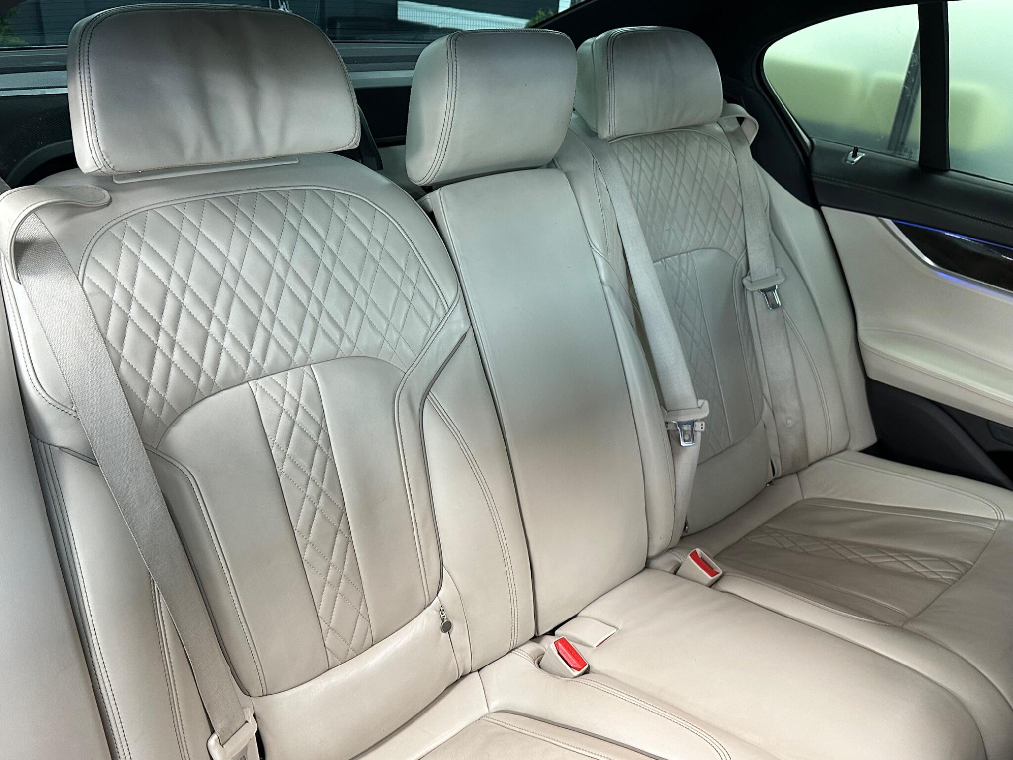 BMW 7 Series view 34