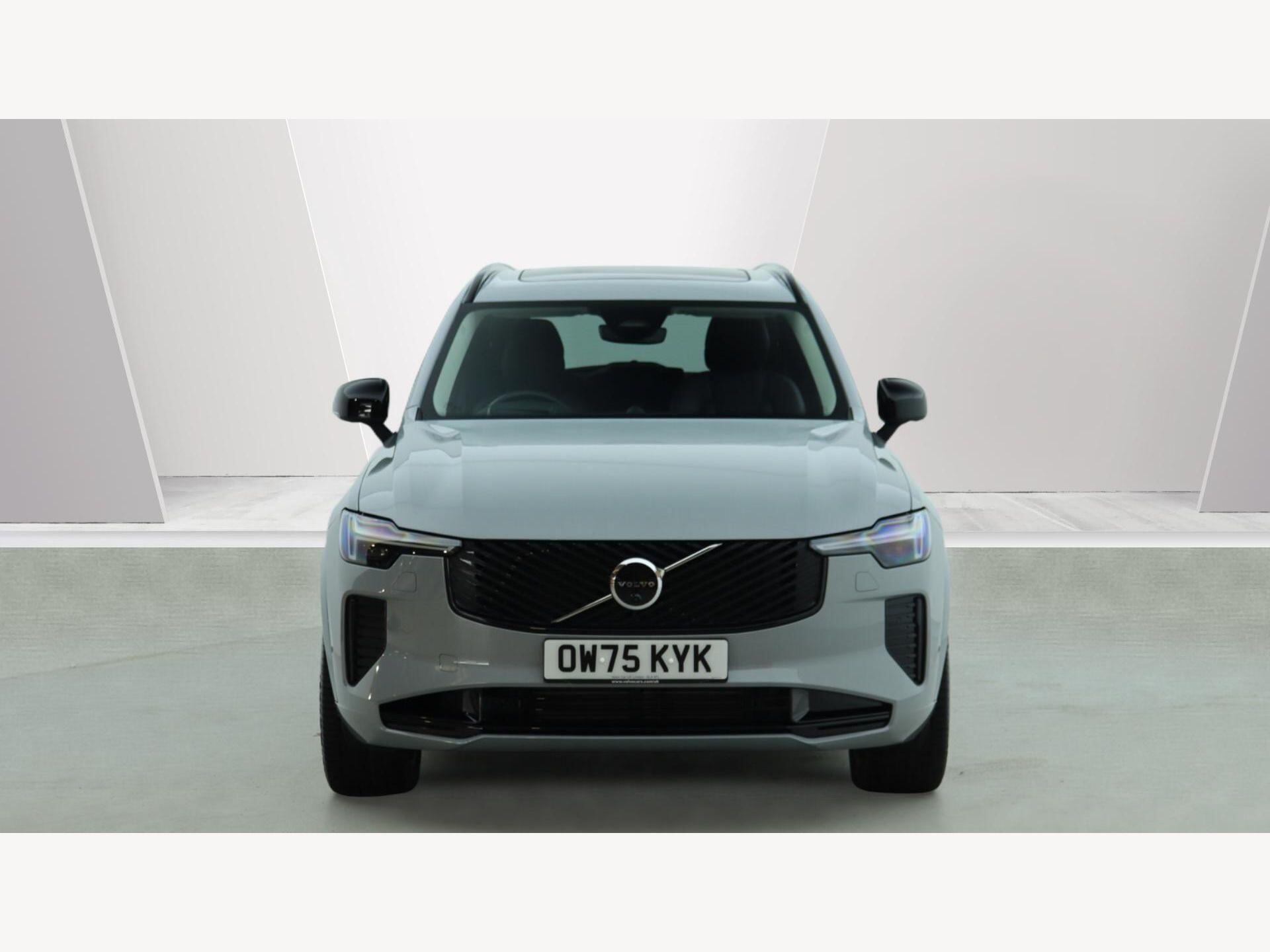 Volvo XC90 view 11