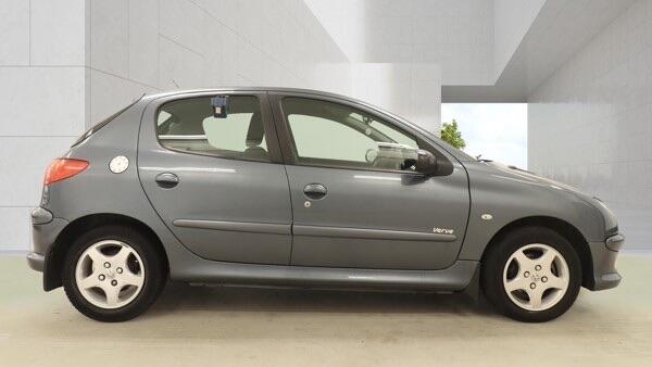Peugeot 206 view 5
