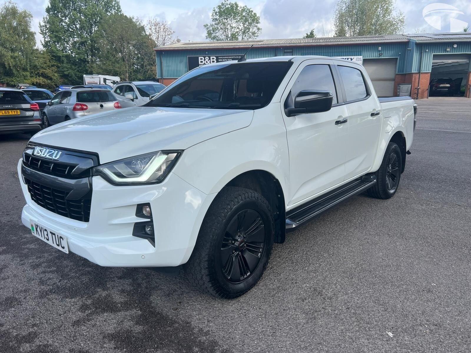 Isuzu D-Max view 3