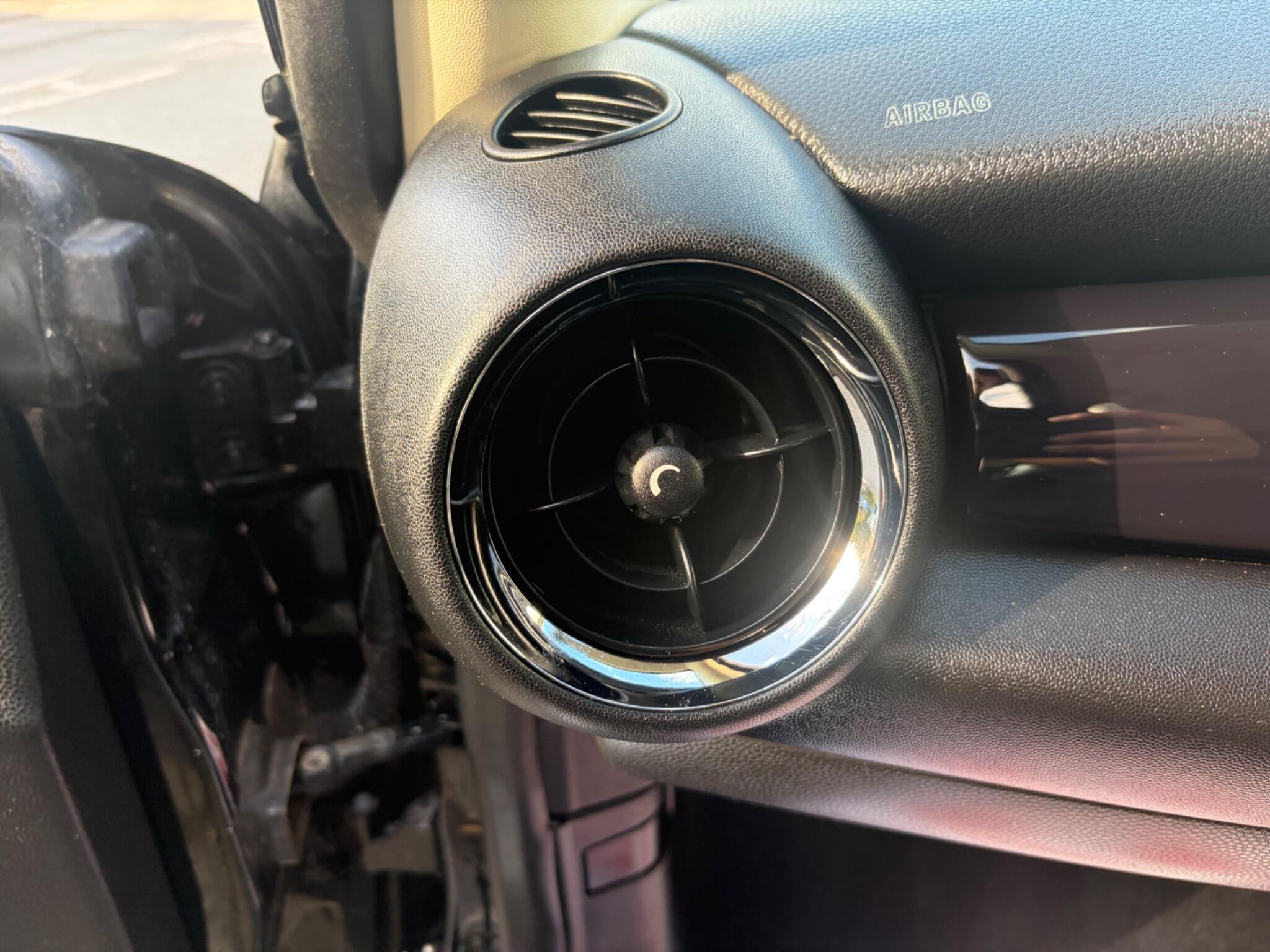 Mini Hatch view 75
