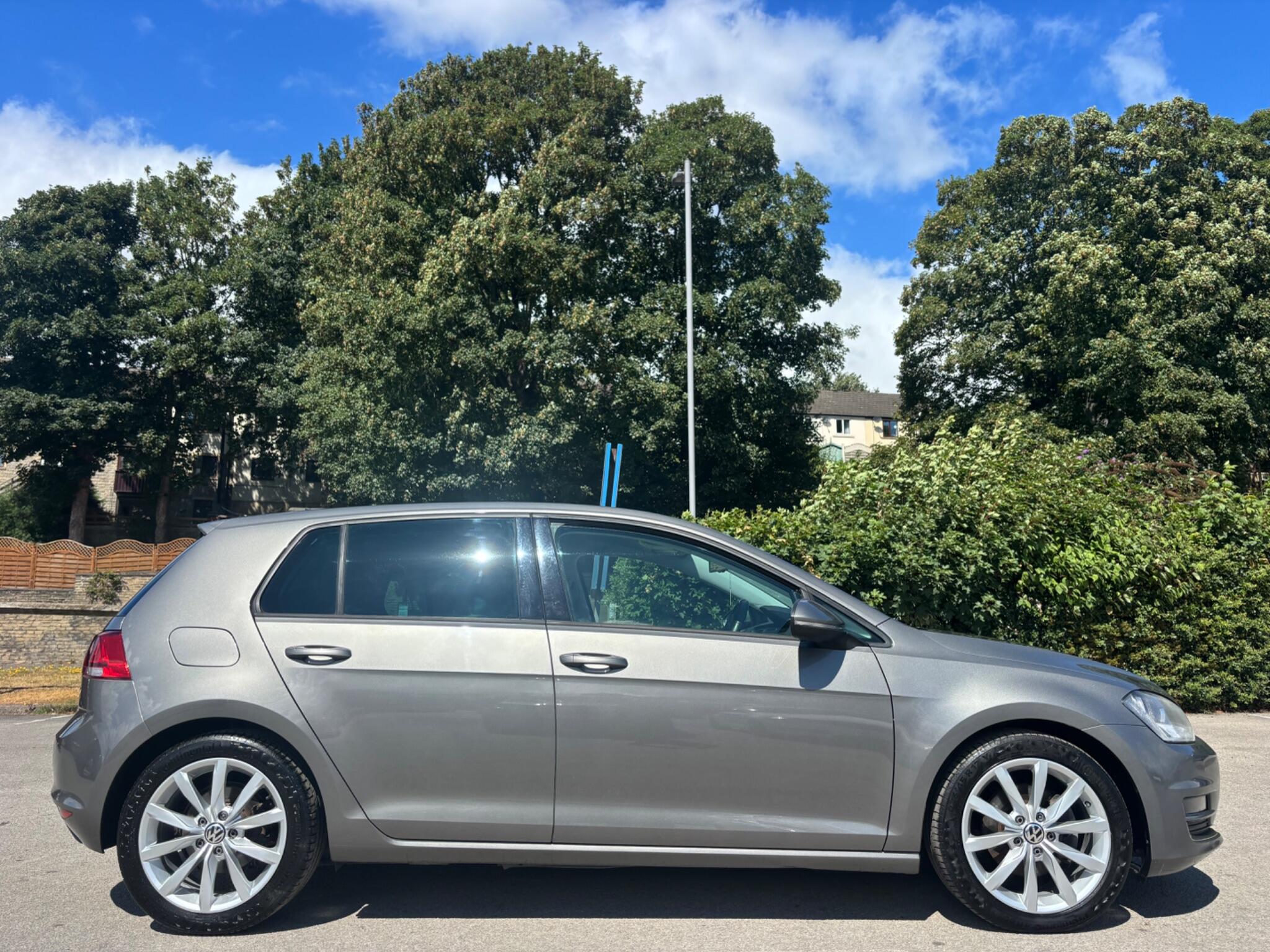 Volkswagen Golf view 5