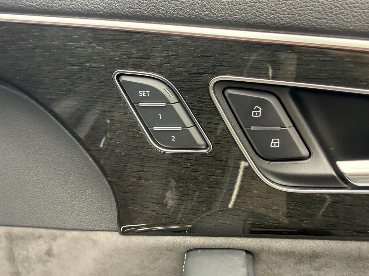 Audi SQ7 view 23