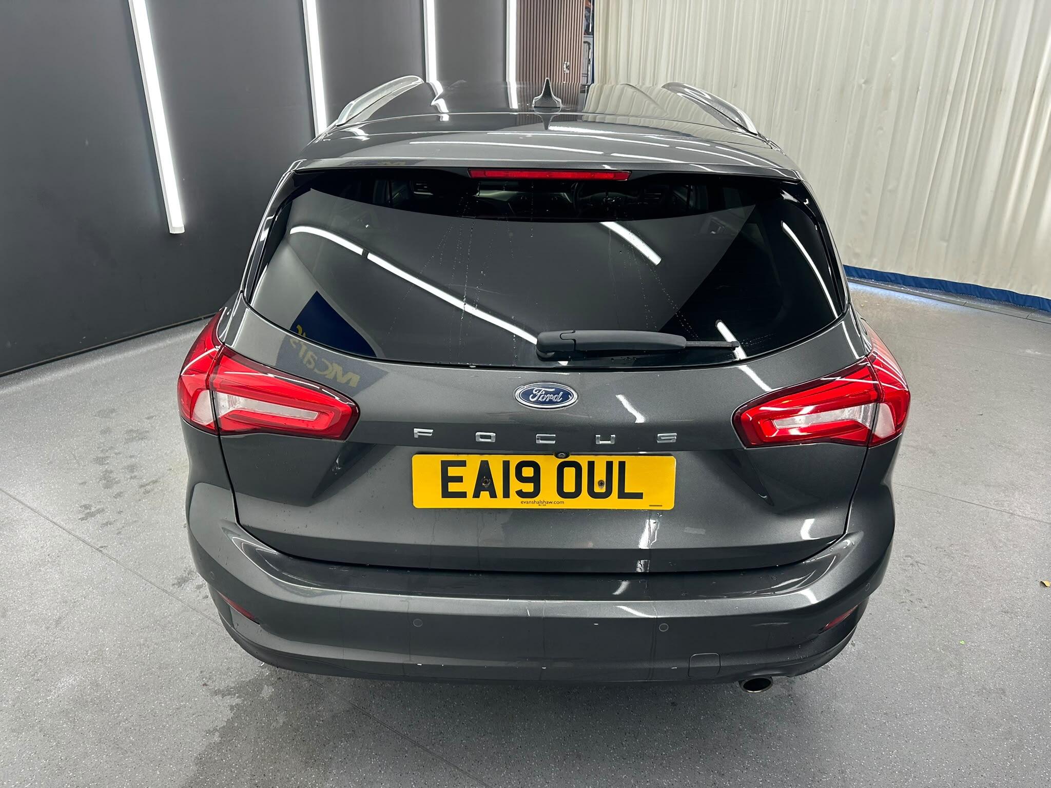 Ford Focus view 10