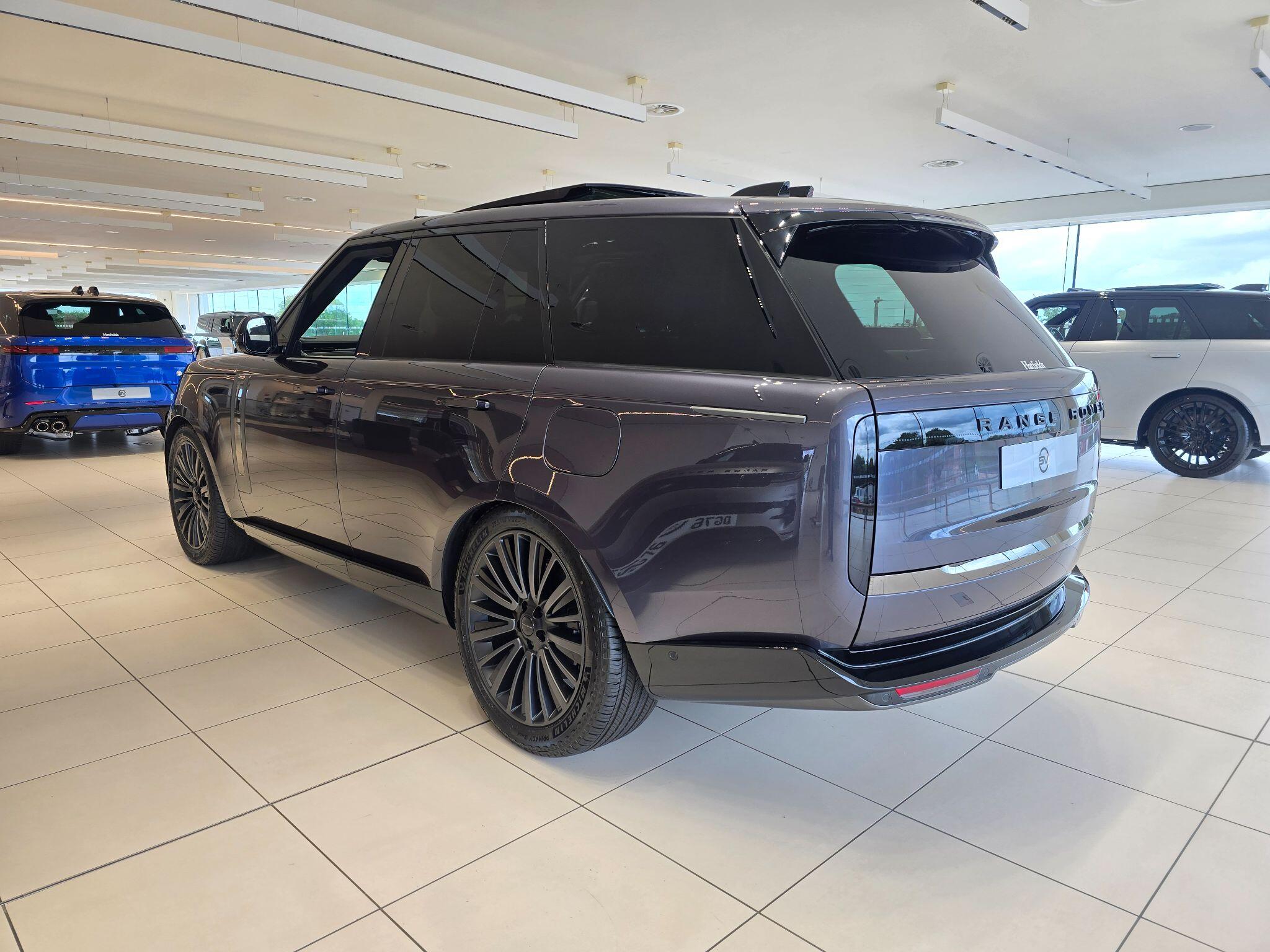 Land Rover Range Rover view 5