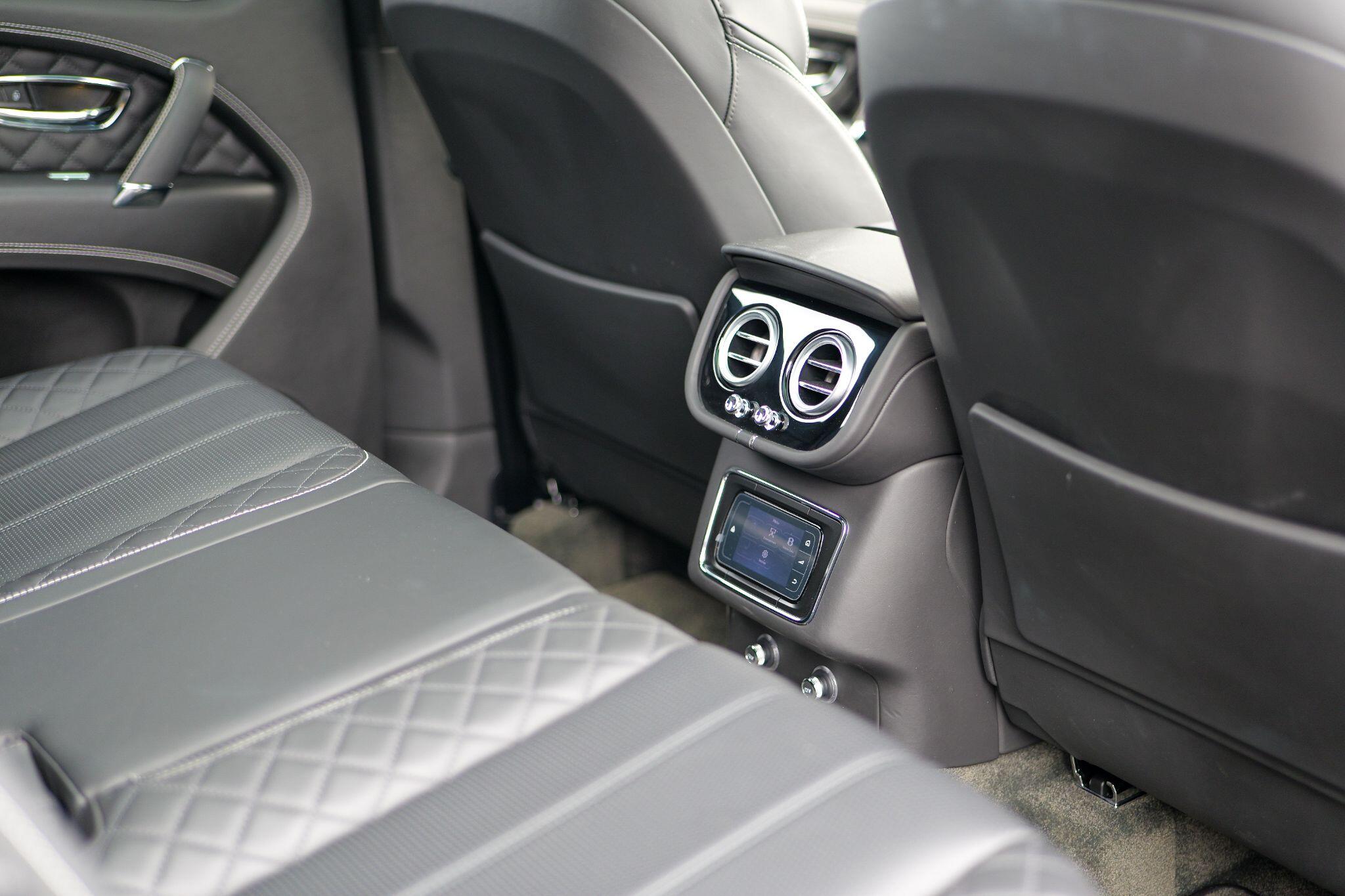 Bentley Bentayga view 29