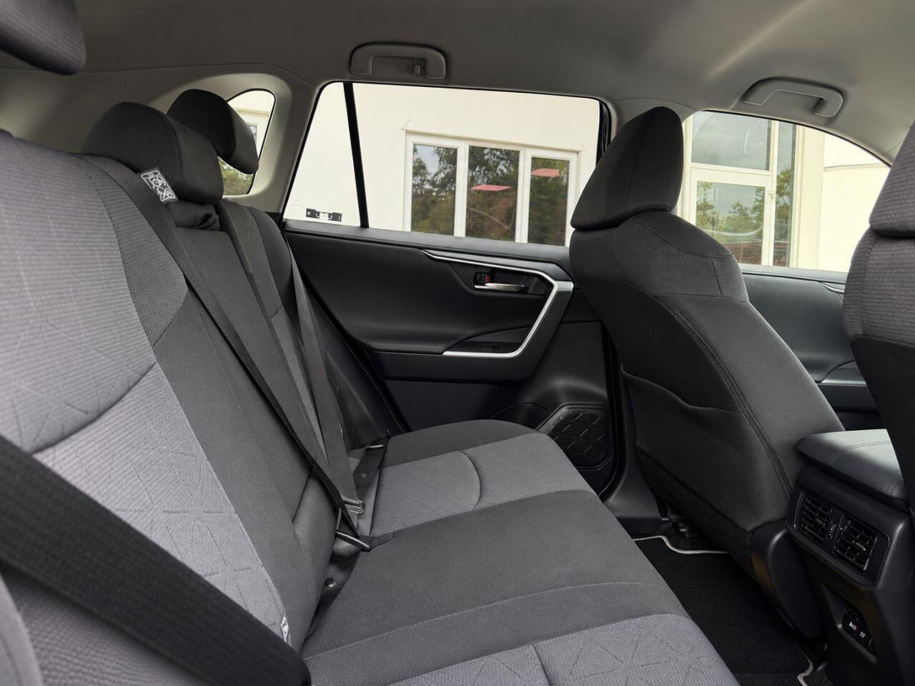 Toyota RAV4 view 14