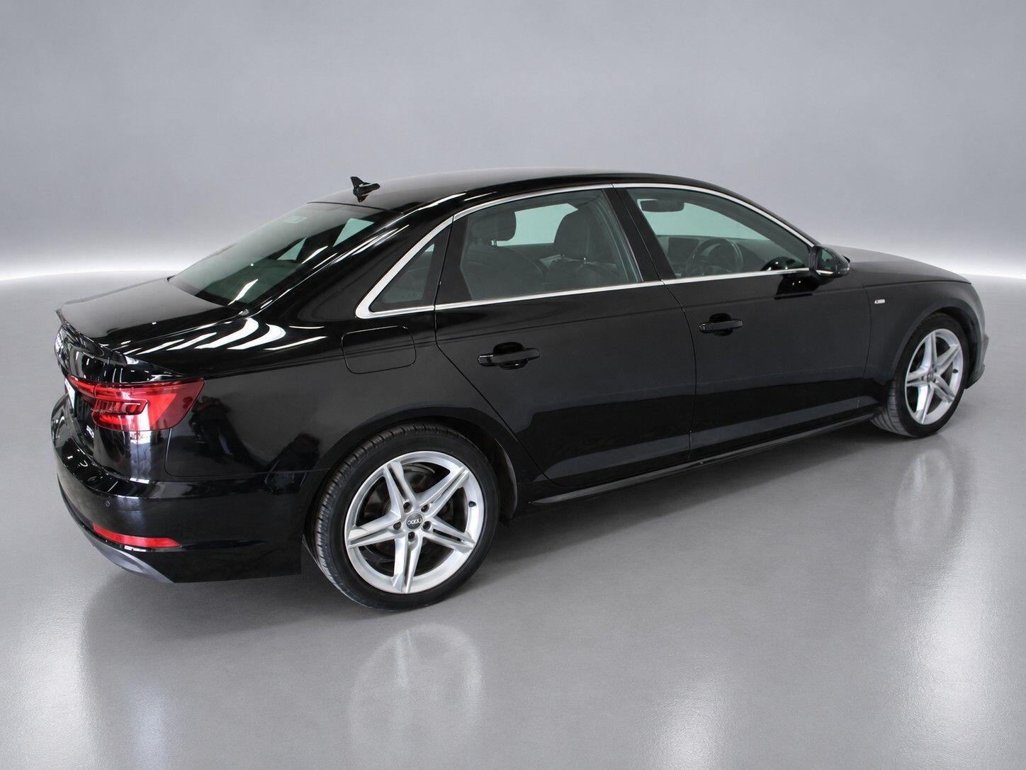 Audi A4 view 11