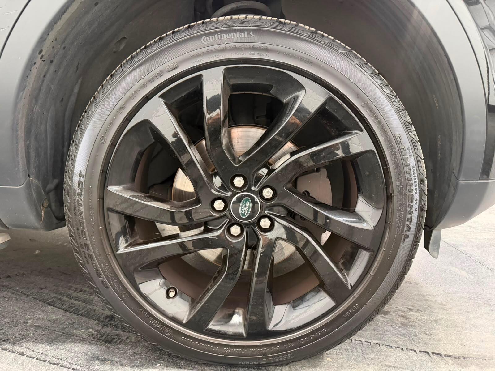 Land Rover Discovery Sport view 24